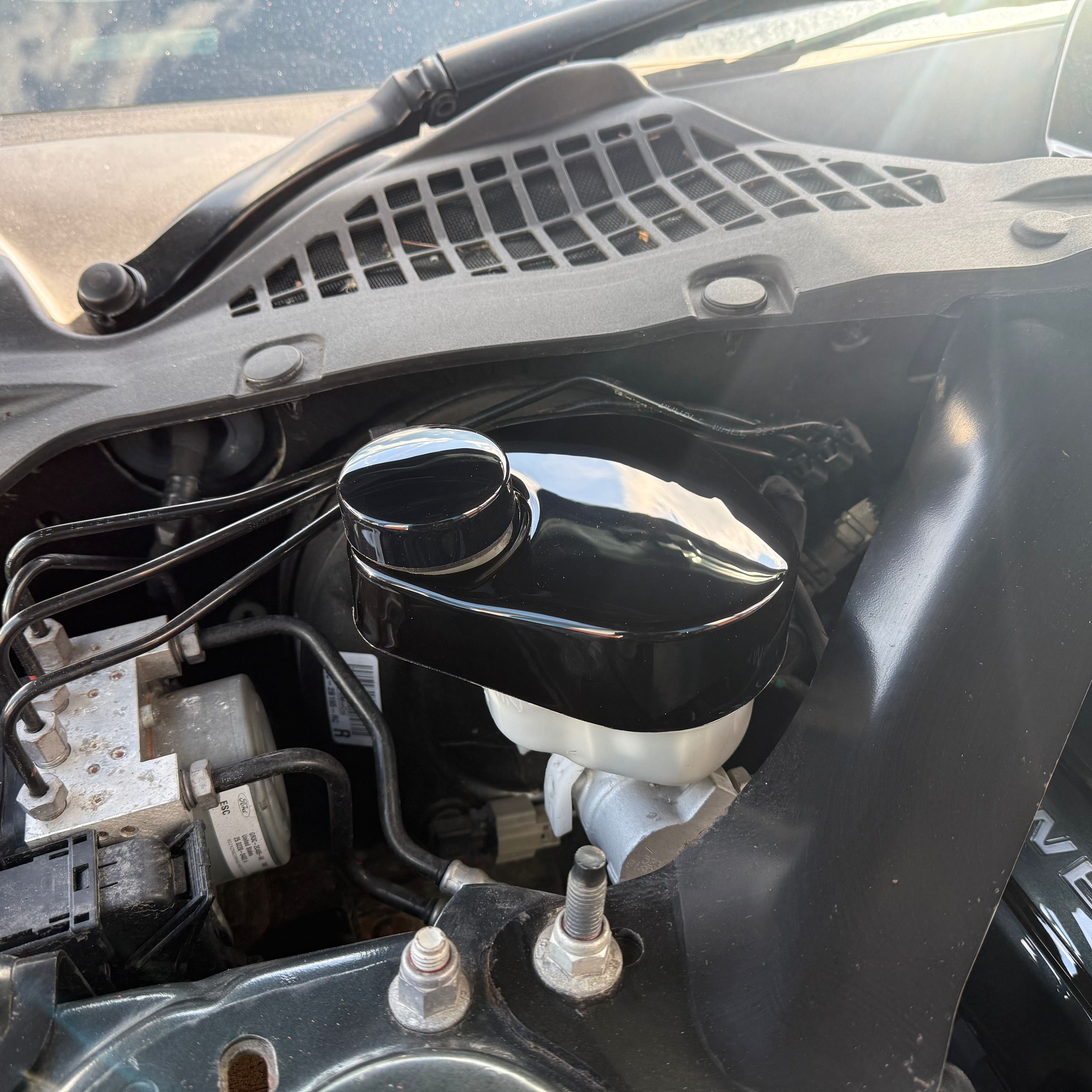 Proform Kühlmitteltankabdeckung – Hyundai i30N / Kona N / Veloster N (Kunststoffoberflächen)