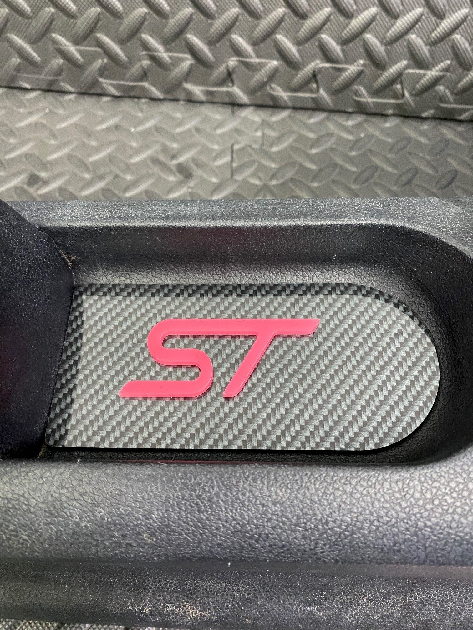 Plaque d'insertion de la console centrale de la Fiesta Mk6 (sous le frein à main)