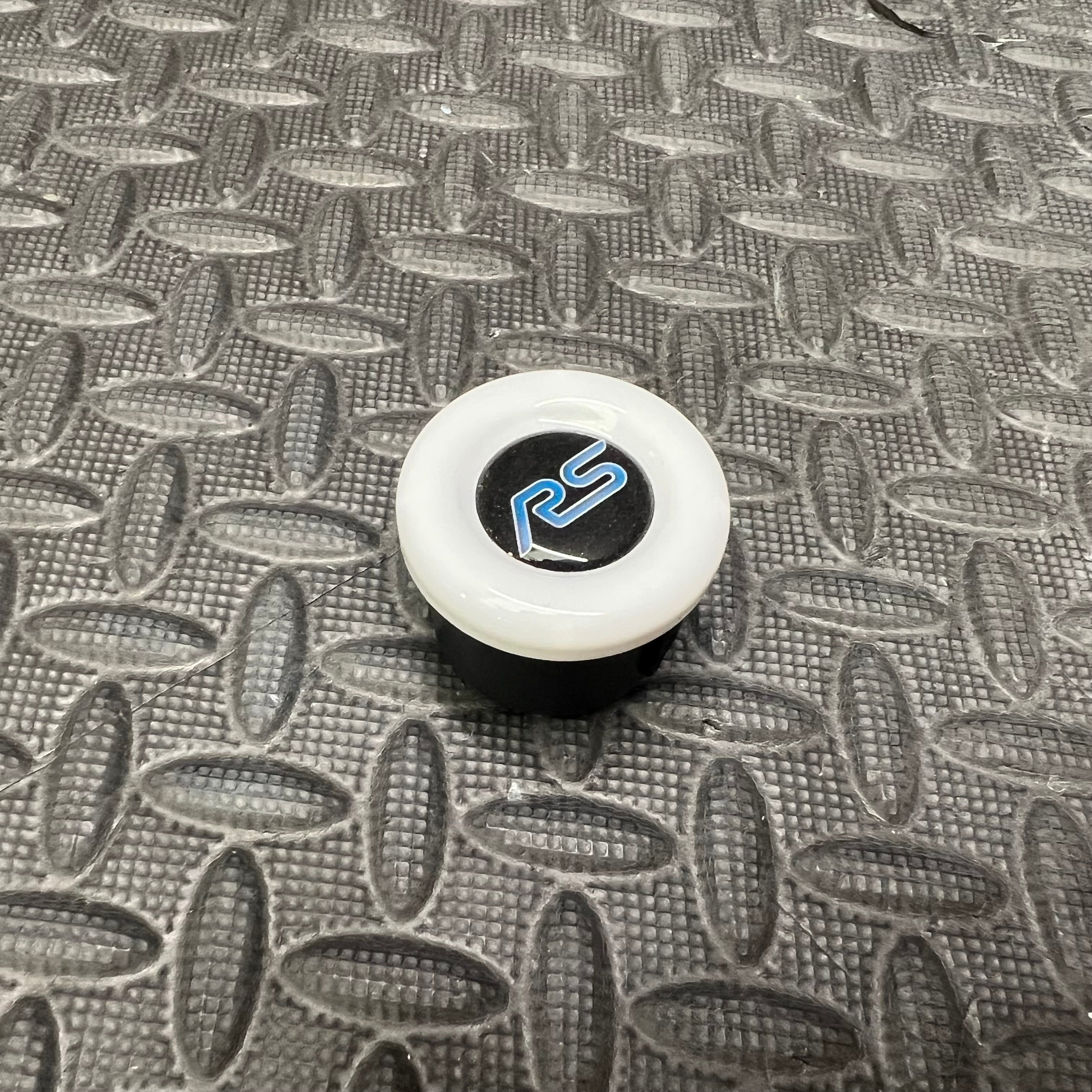 Liquidation - Bouchon de réservoir de lave-glace pour Focus MK2/2.5 et Fiesta MK6 (finitions plastiques)