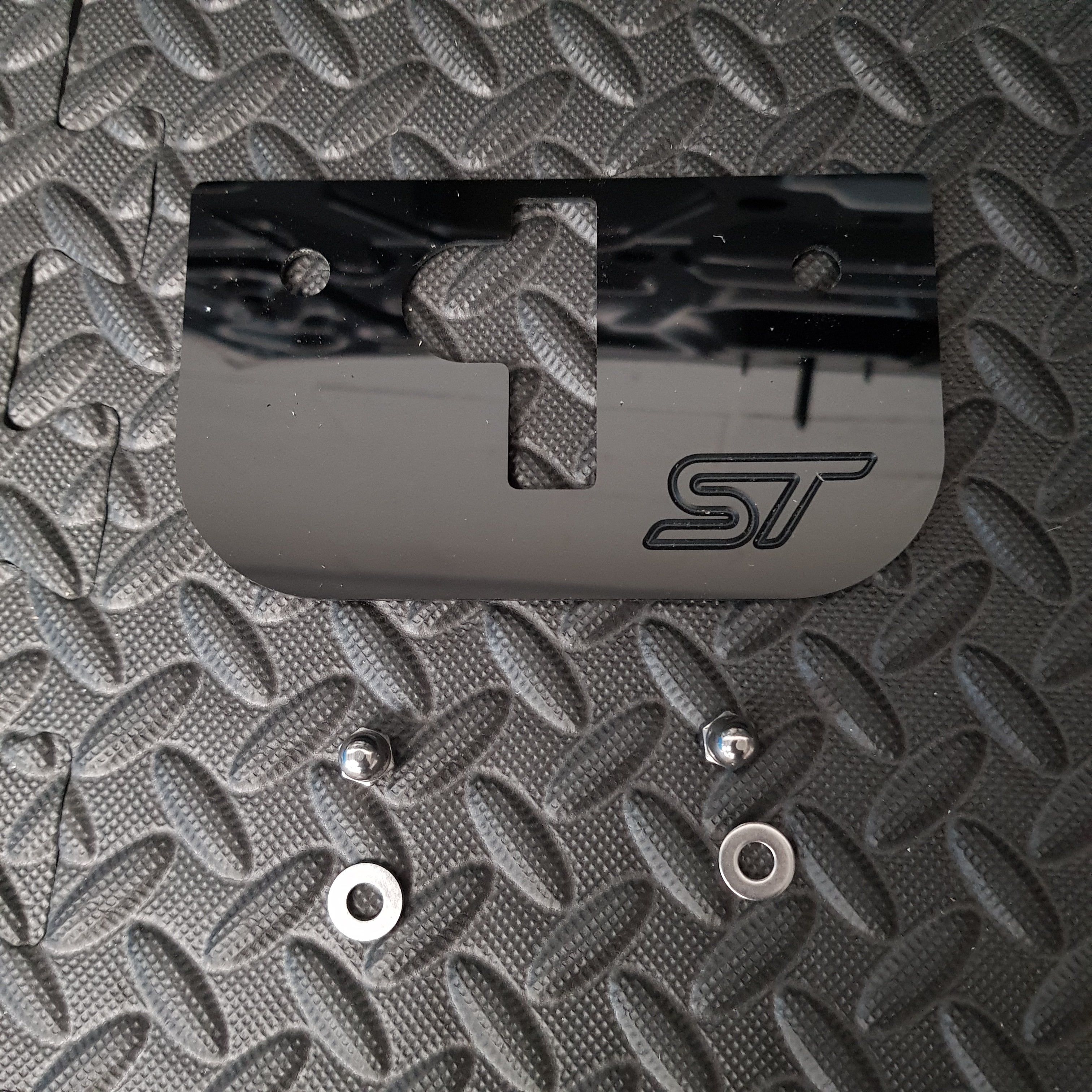 Ausverkauf - Proform gravierte obere Motorhaubenverriegelungsplatte - Mk8 Fiesta