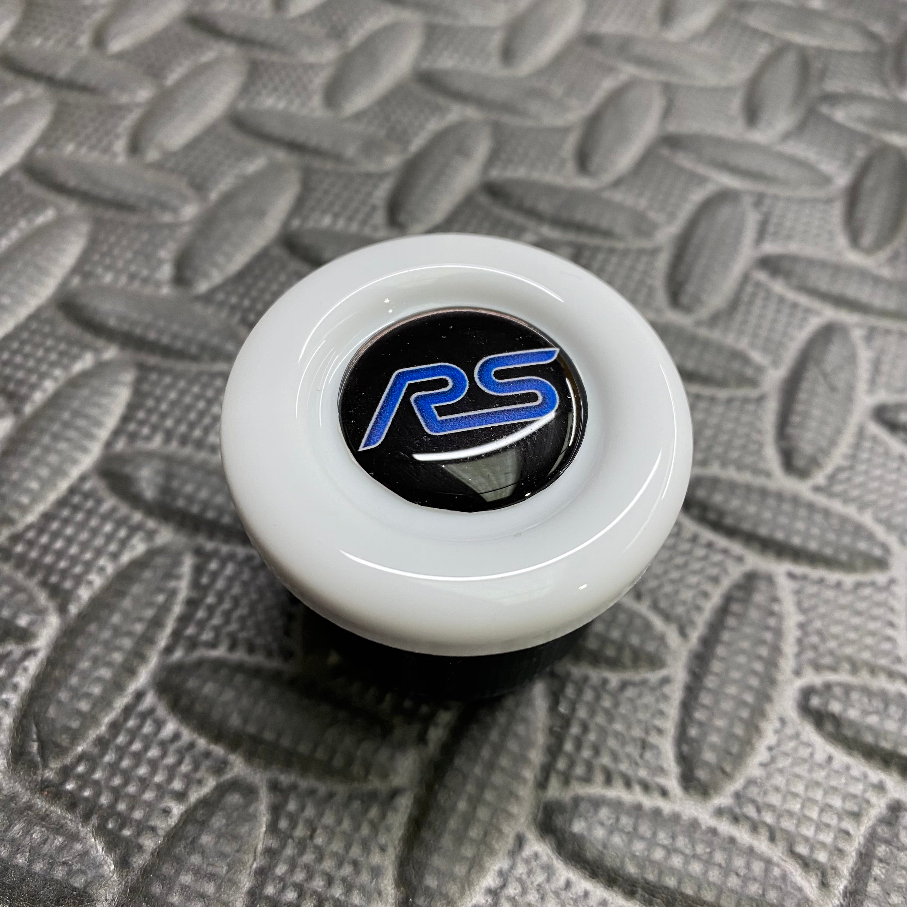 Liquidation - Bouchon de réservoir de lave-glace pour Focus MK2/2.5 et Fiesta MK6 (finitions plastiques)