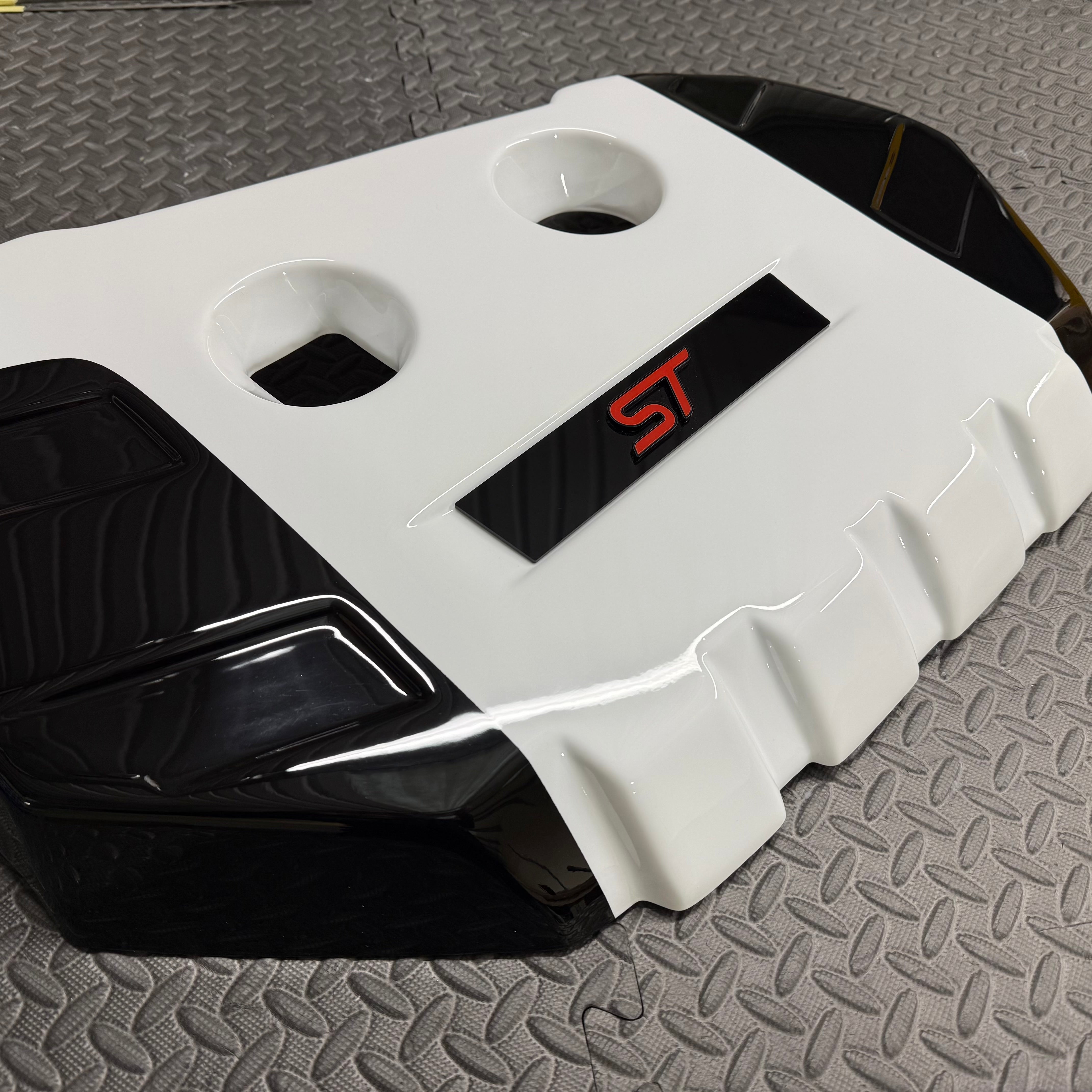 Cache moteur Proform - Focus ST essence MK3/3.5 (finitions peintes)