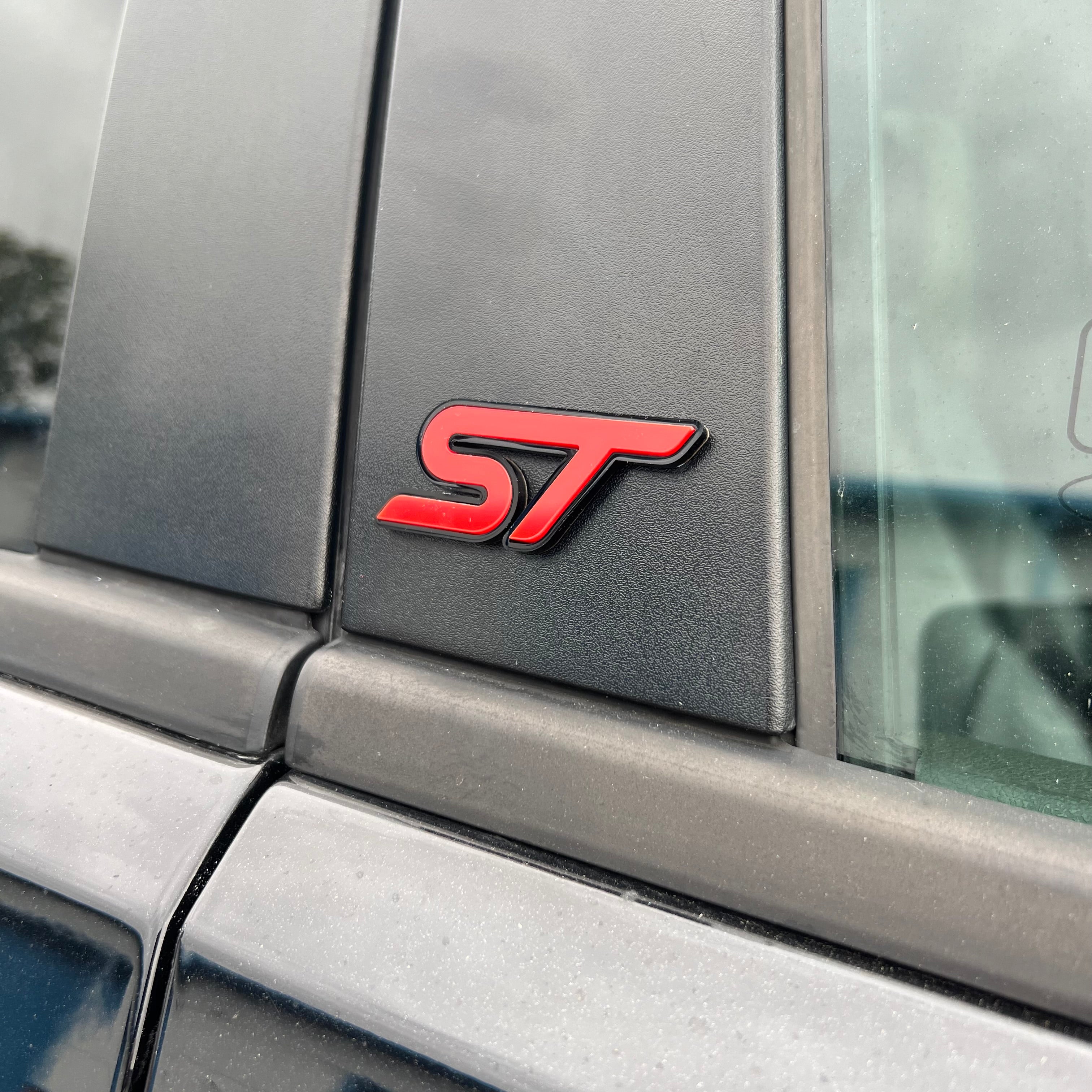 B Pillar ST Badge Plate Set