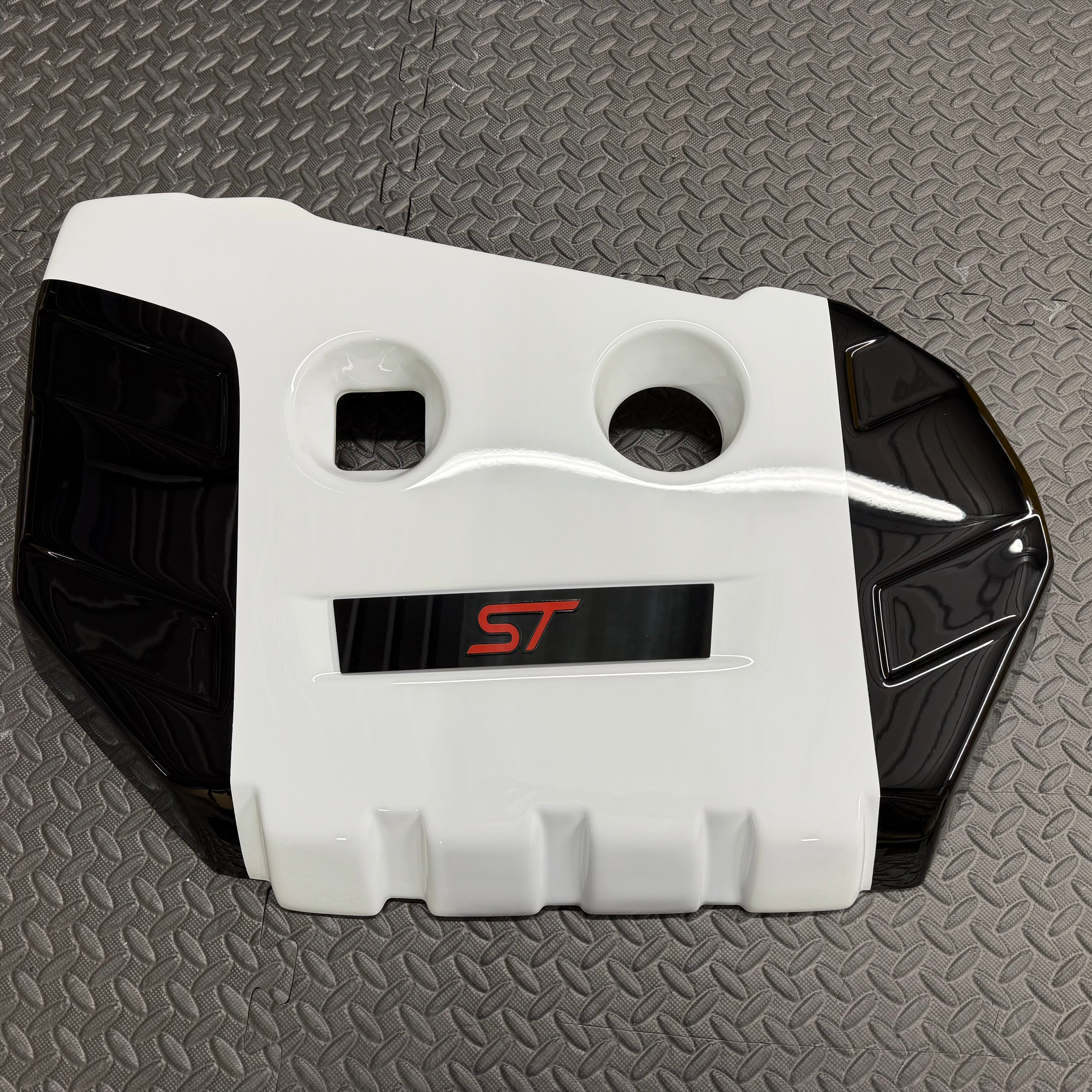 Cache moteur Proform - Focus ST essence MK3/3.5 (finitions peintes)