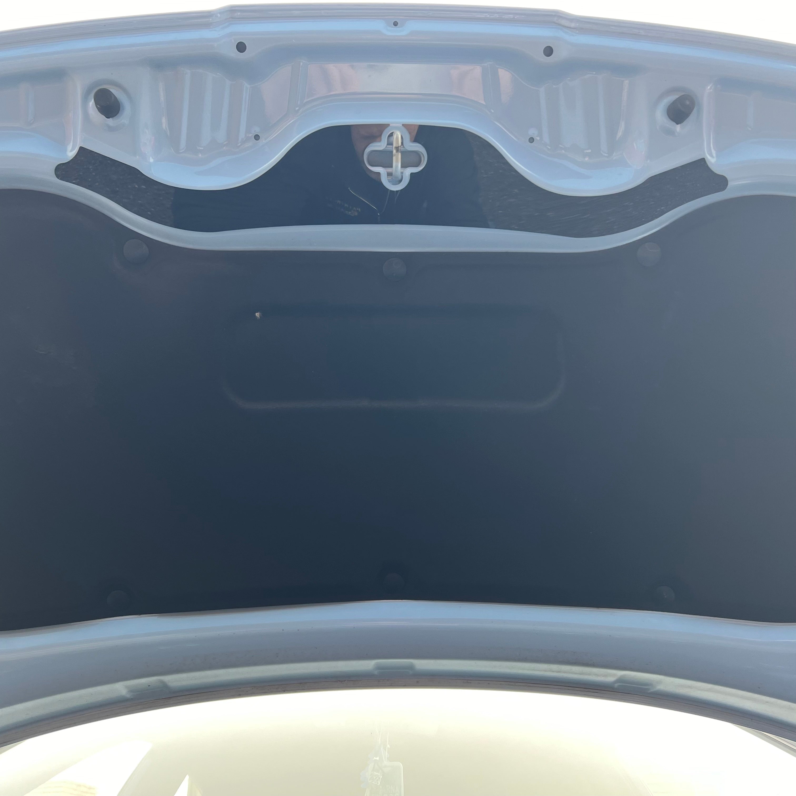 Plaque de recouvrement du loquet de capot supérieur de la Hyundai i20