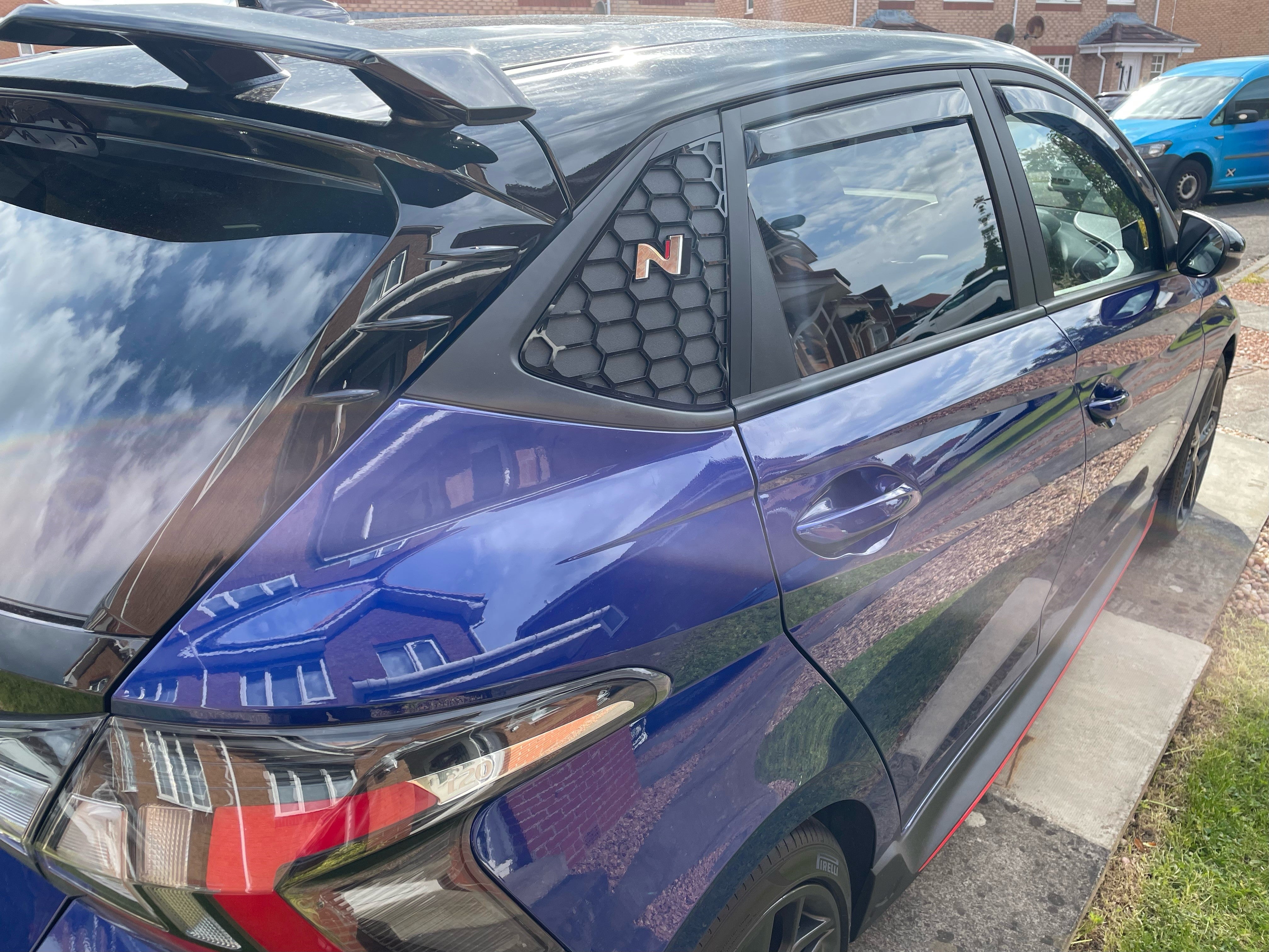 Hyundai i20 – Einsätze für hintere Seitenfenster (Paar)