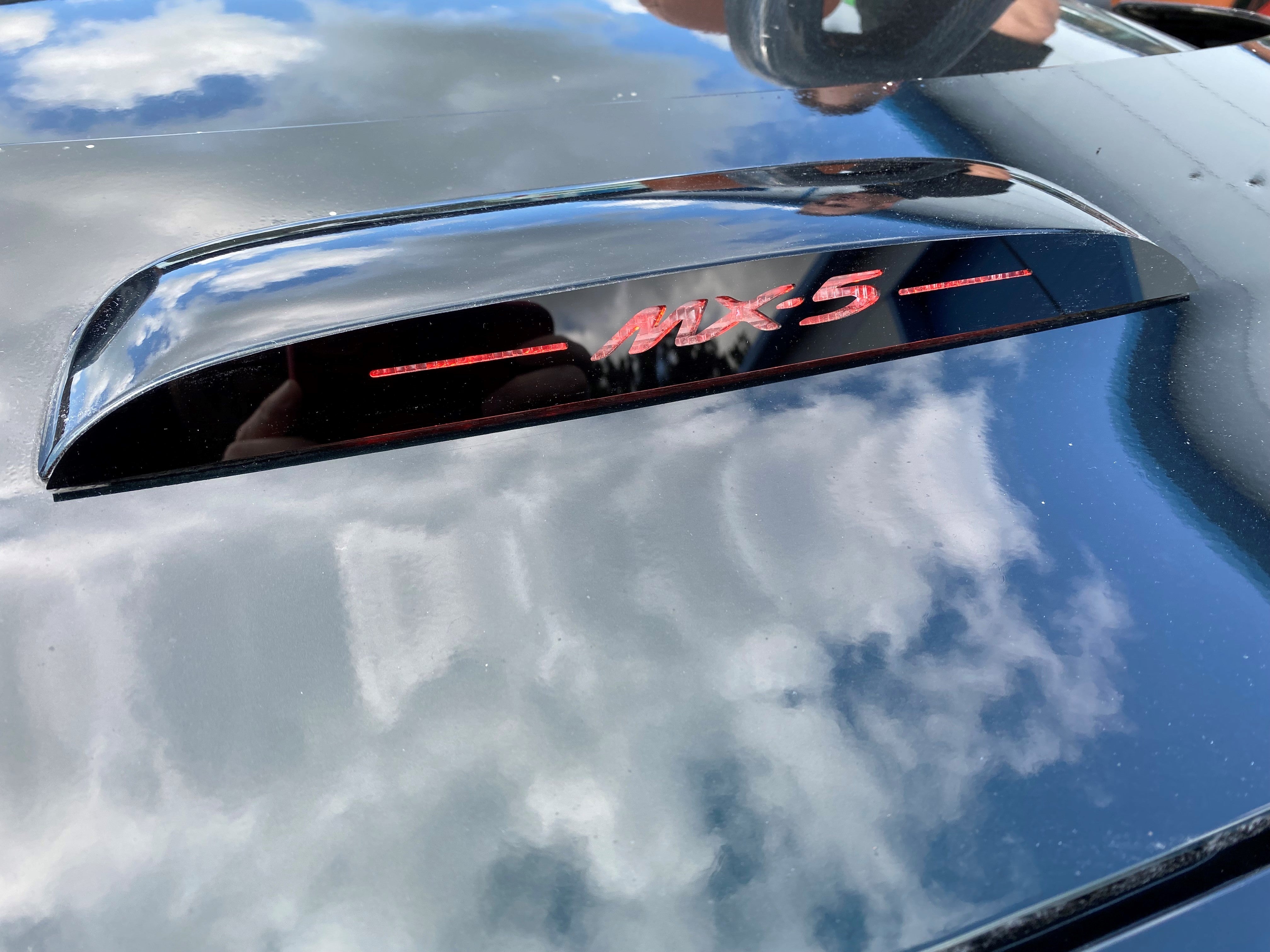 Obere mittlere Bremslichtabdeckung - Mazda MX5/Miata Mk3/3.5/NC
