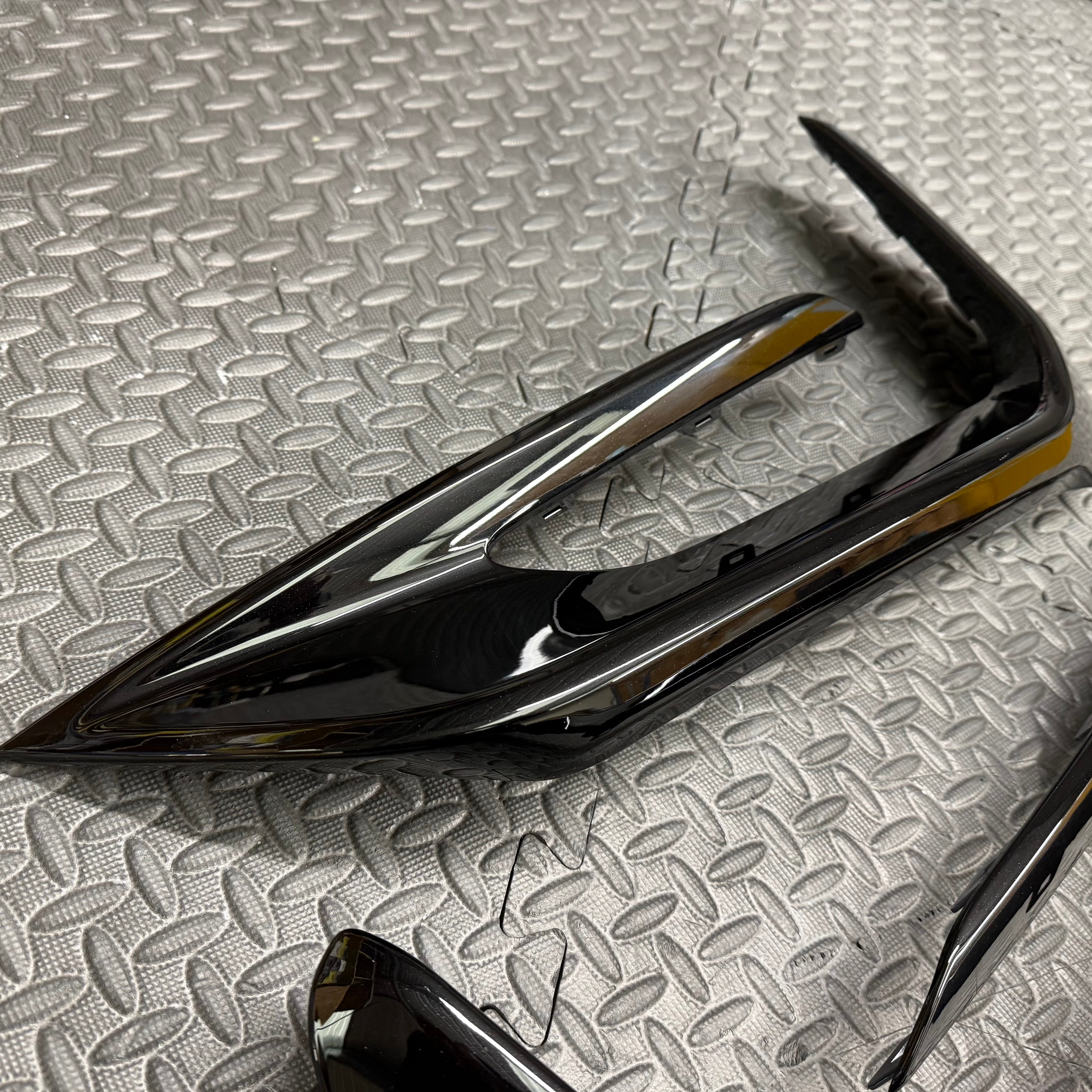 Outer Fog Light Surround Bezels (Painted) - Mk4.5 Focus ST/ ST Line