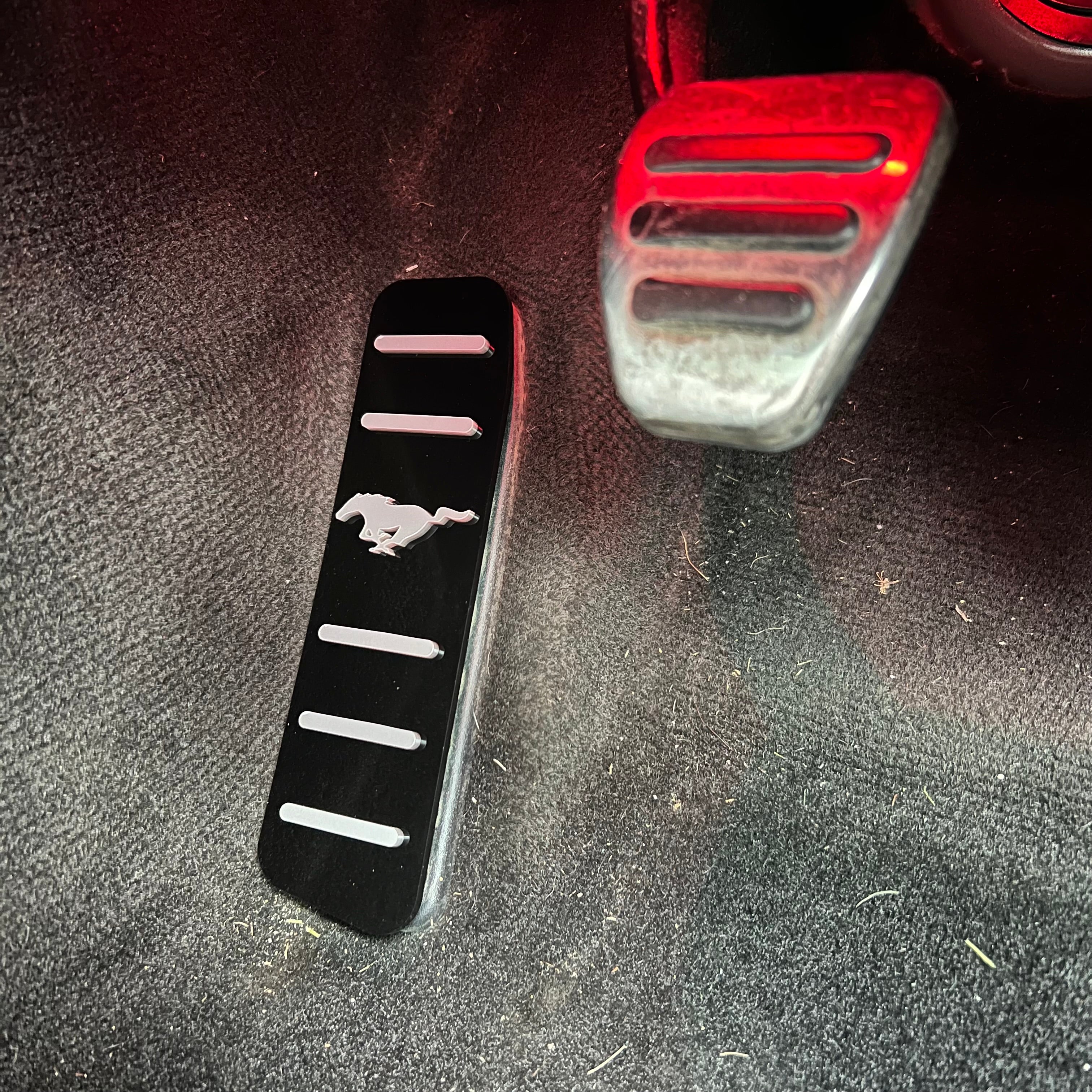 Mustang (6. Generation) Totpedal/Fußrastenplatte (4D-Acryl)