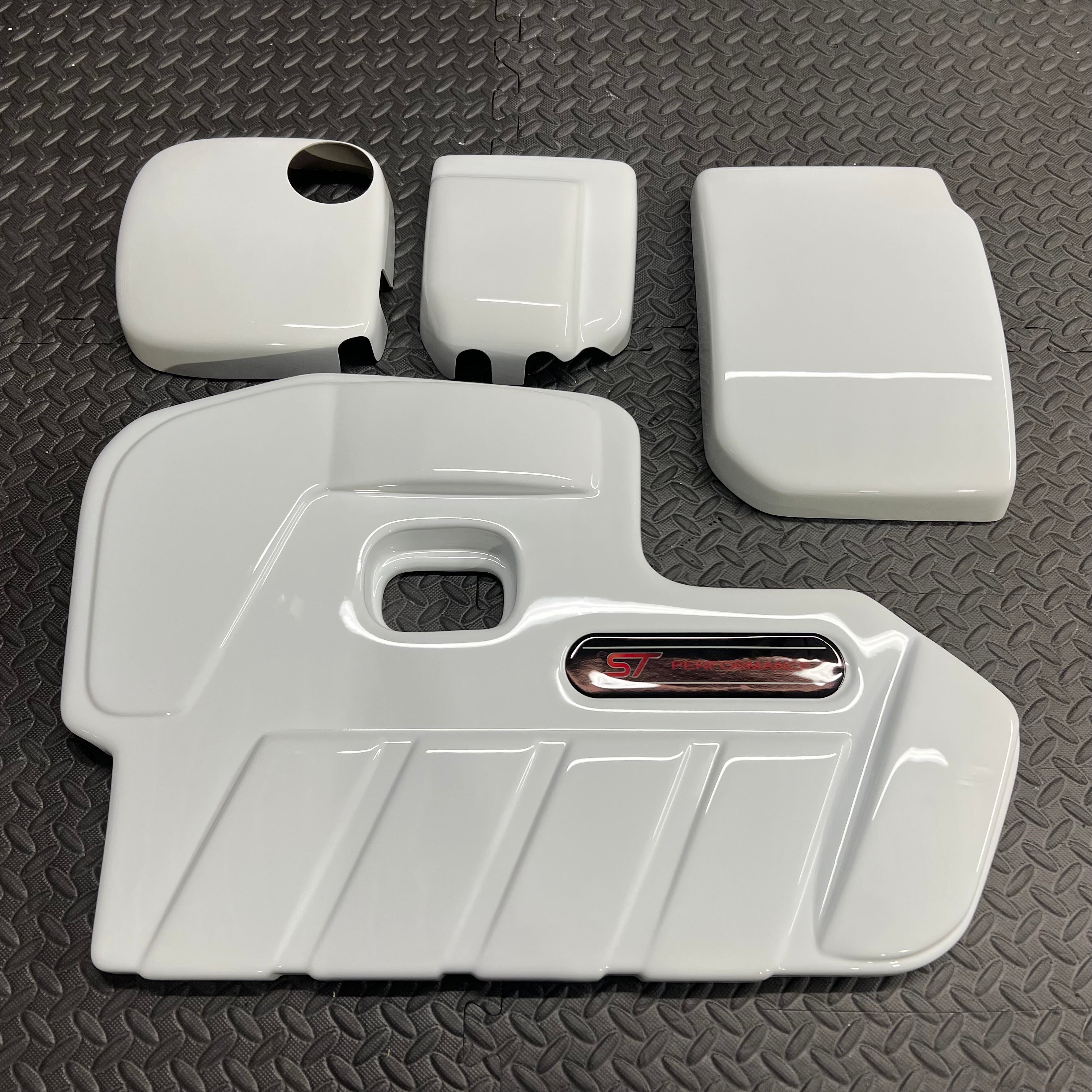 Proform Small Engine Bay Dress Up Kit Bundle – Mk4/4.5 Focus ST Benzin (Lackierte Ausführungen)