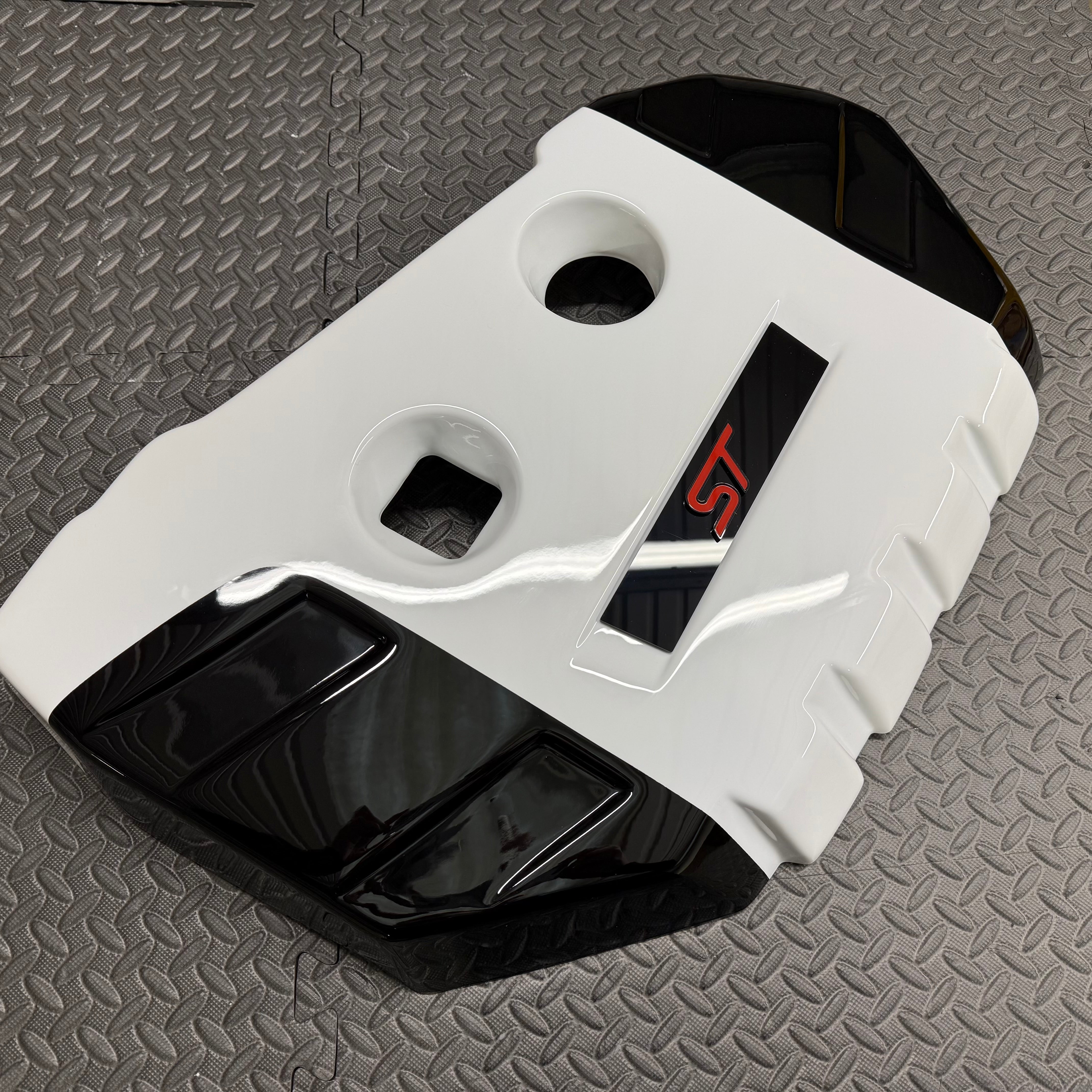 Cache moteur Proform - Focus ST essence MK3/3.5 (finitions peintes)