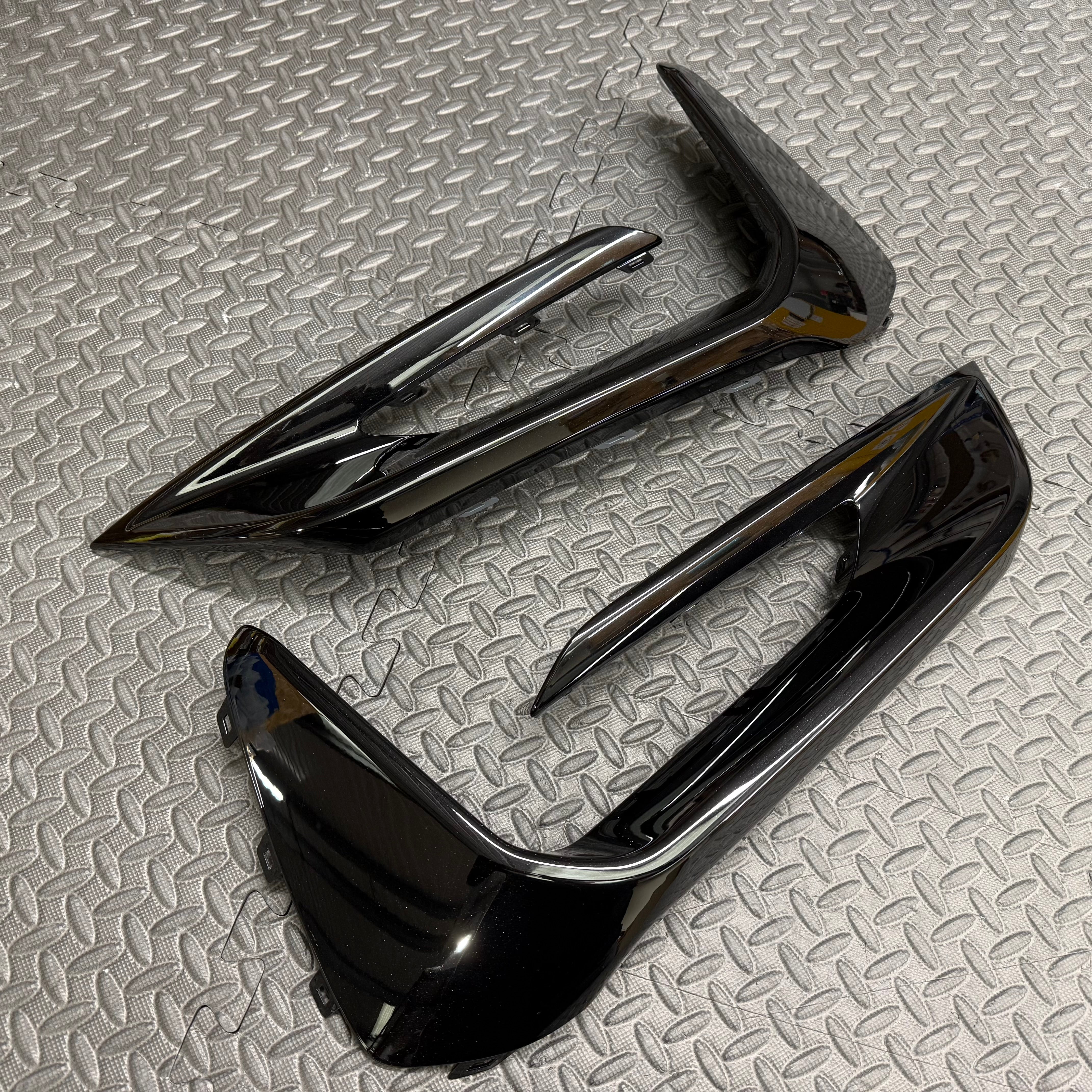 Outer Fog Light Surround Bezels (Painted) - Mk4.5 Focus ST/ ST Line