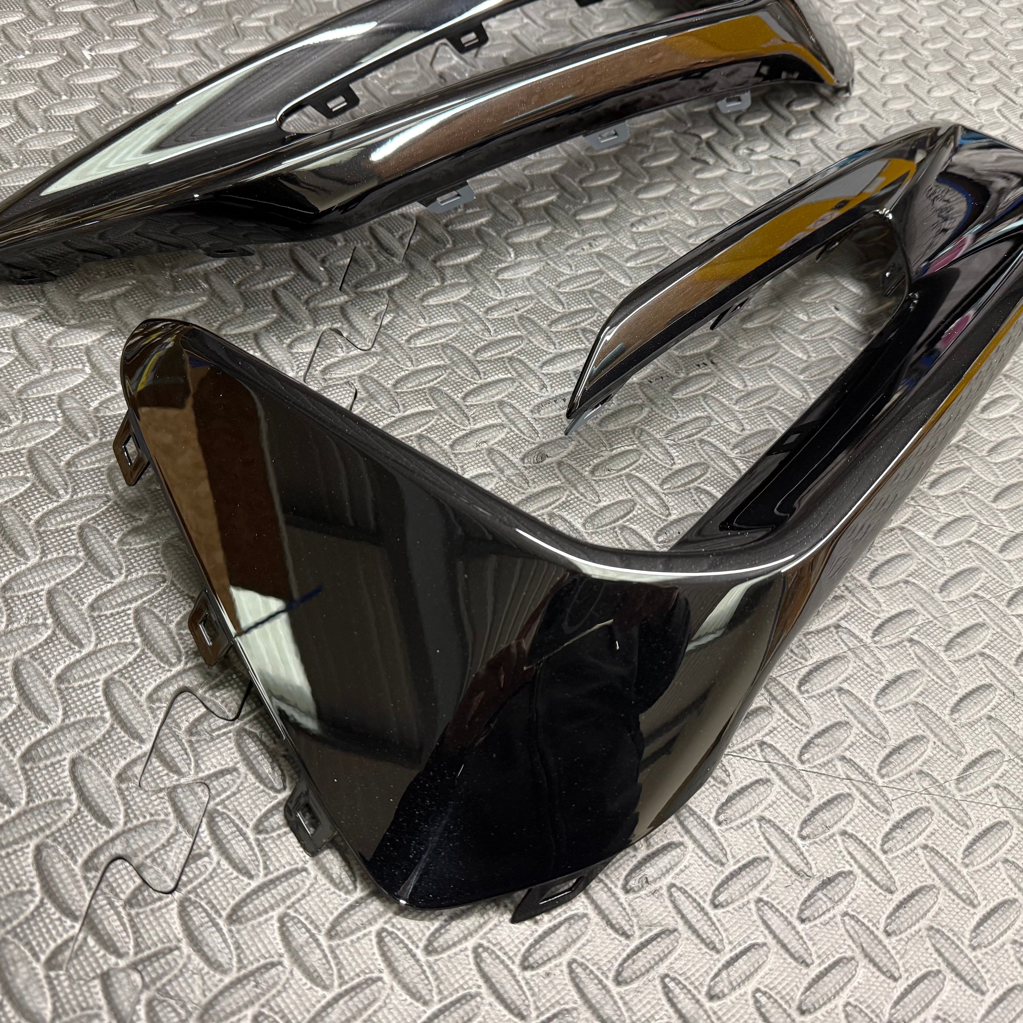 Outer Fog Light Surround Bezels (Painted) - Mk4.5 Focus ST/ ST Line