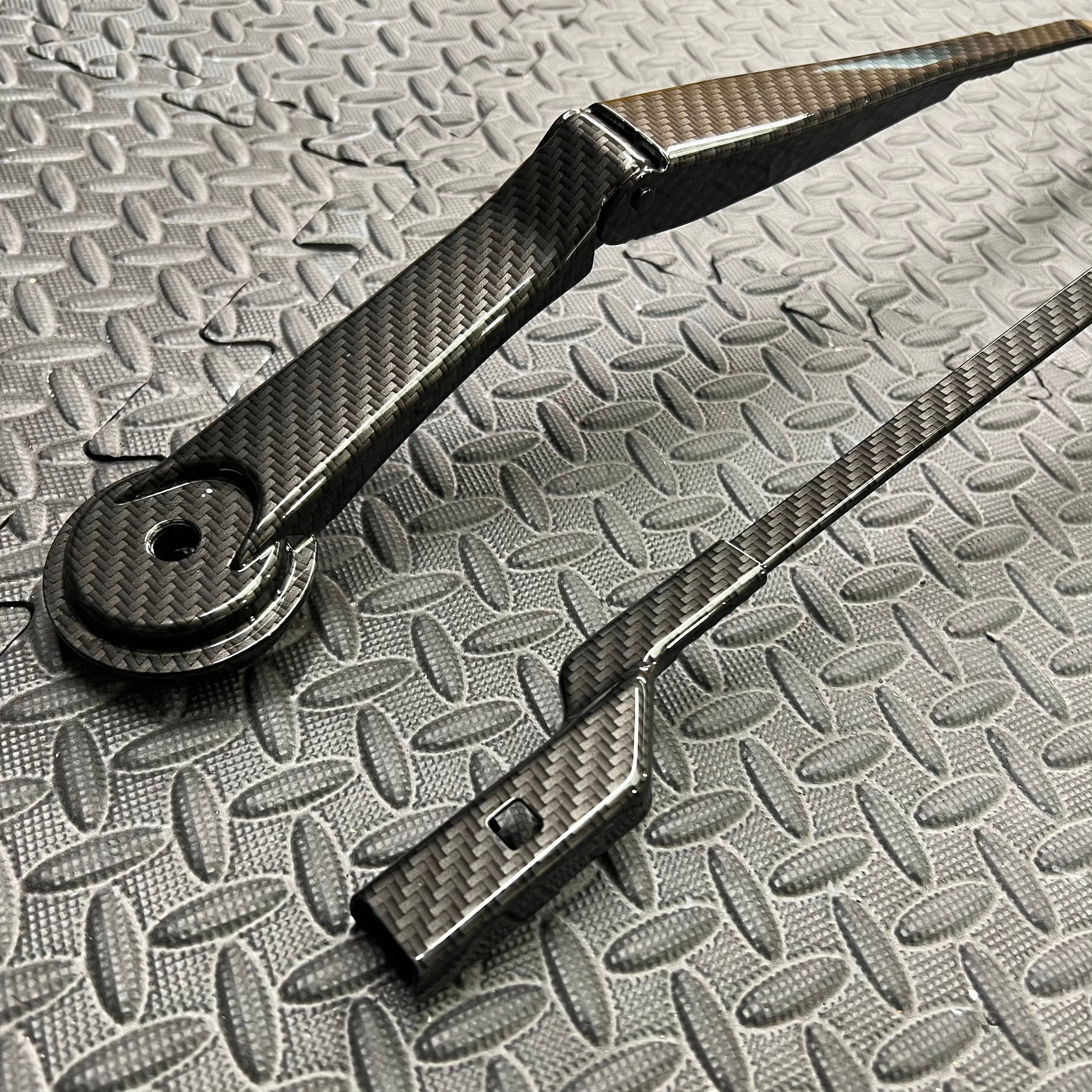 Bras d'essuie-glace avant d'origine Ford (conduite à droite) - Focus Mk2/2.5/3/3.5/4/4.5 (finitions peintes/hydrodipées)