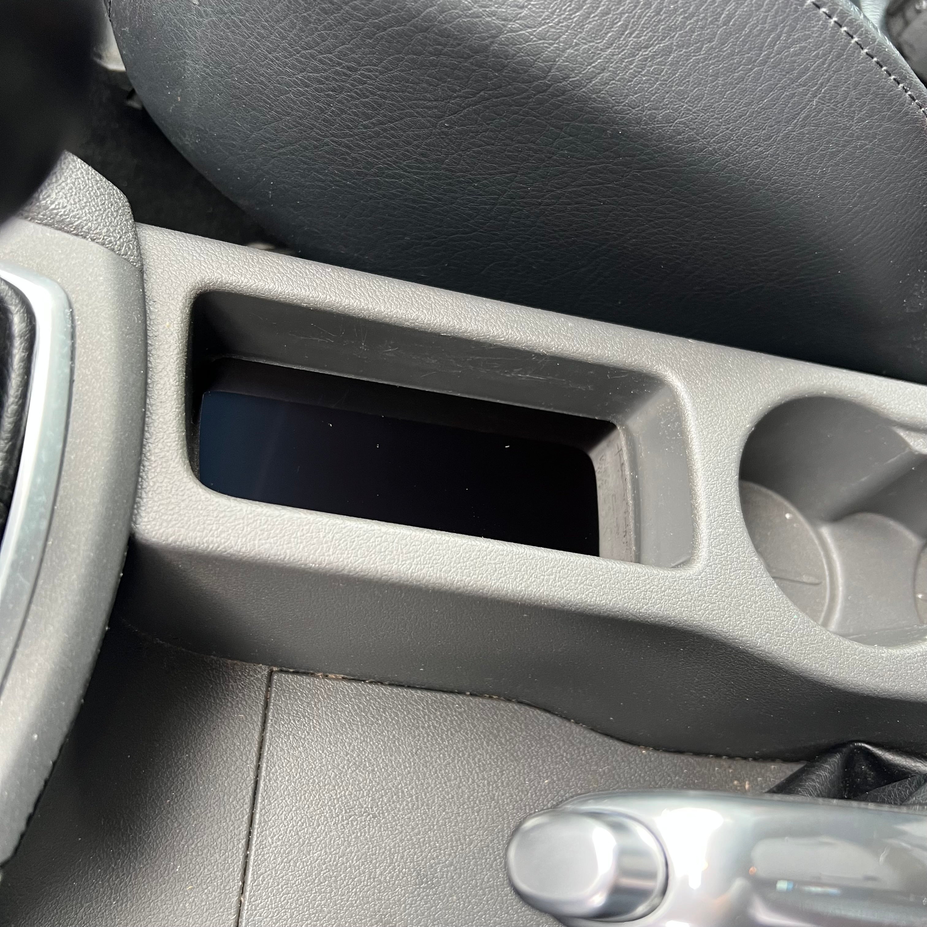 Mk2 Pre-Facelift Focus Centre Console Insert Plate