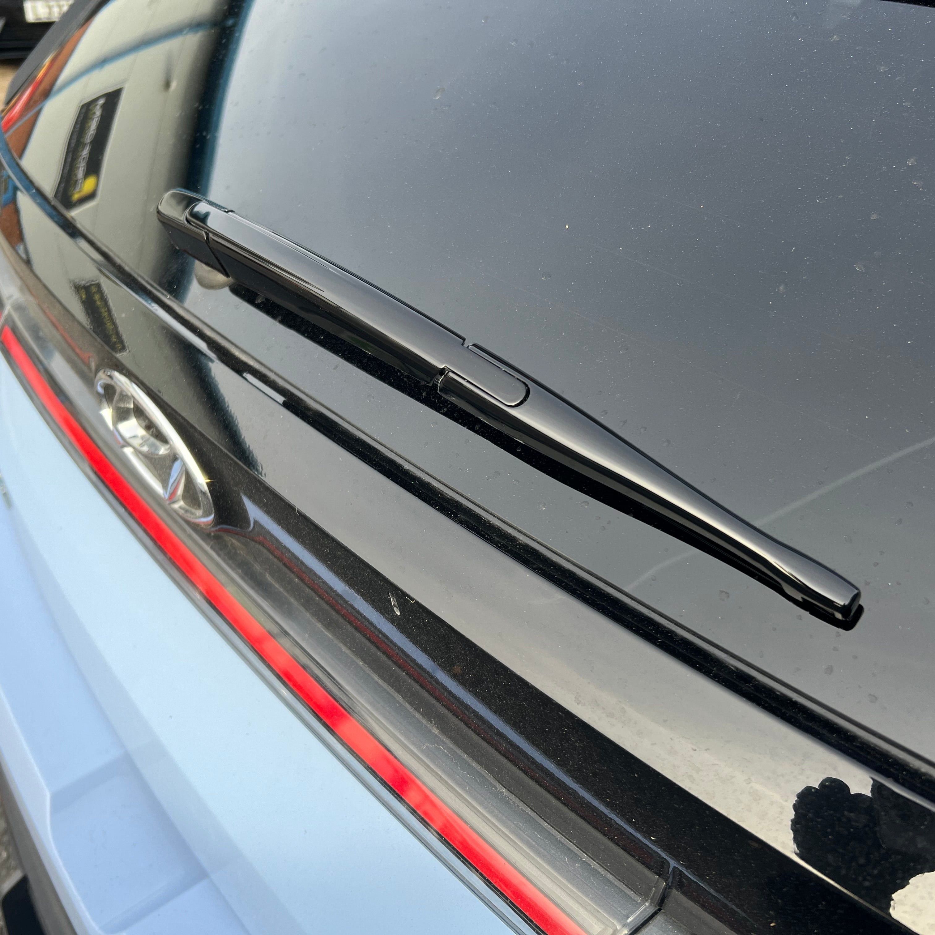 Hyundai i20 inkl. N Heckscheibenwischerarm schwarz glänzend