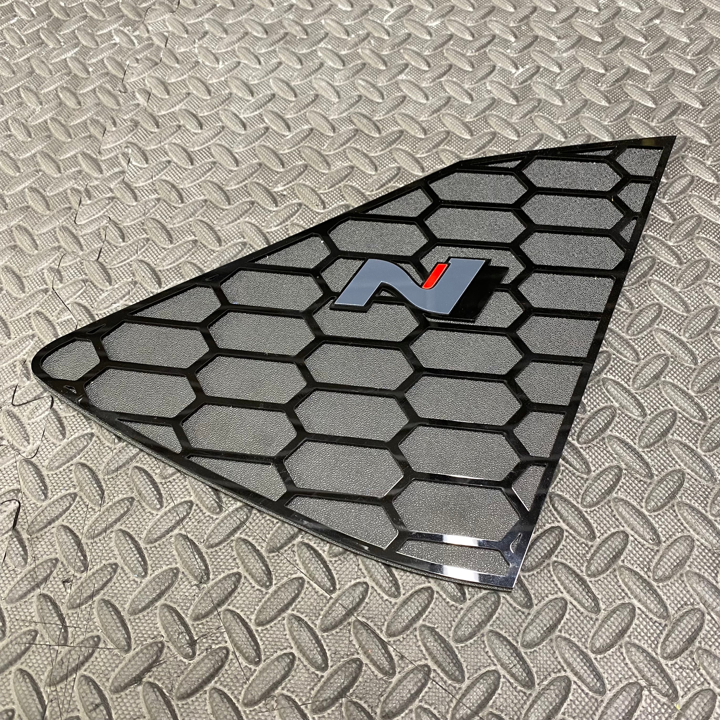 Hyundai i20 – Einsätze für hintere Seitenfenster (Paar)