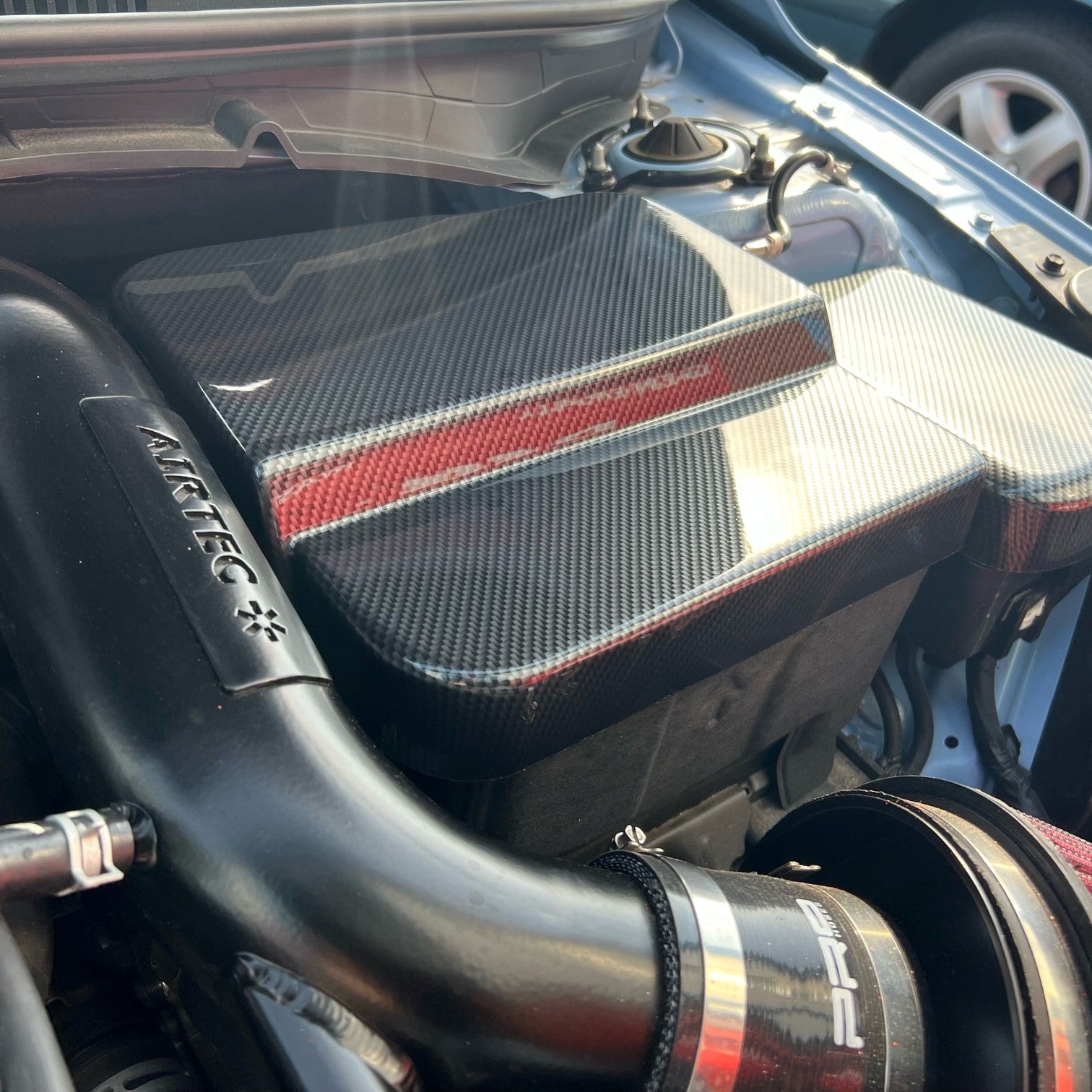 Proform-Batterieabdeckung – Hyundai i20 inkl. N- und N-Linie (Kunststoffoberflächen)