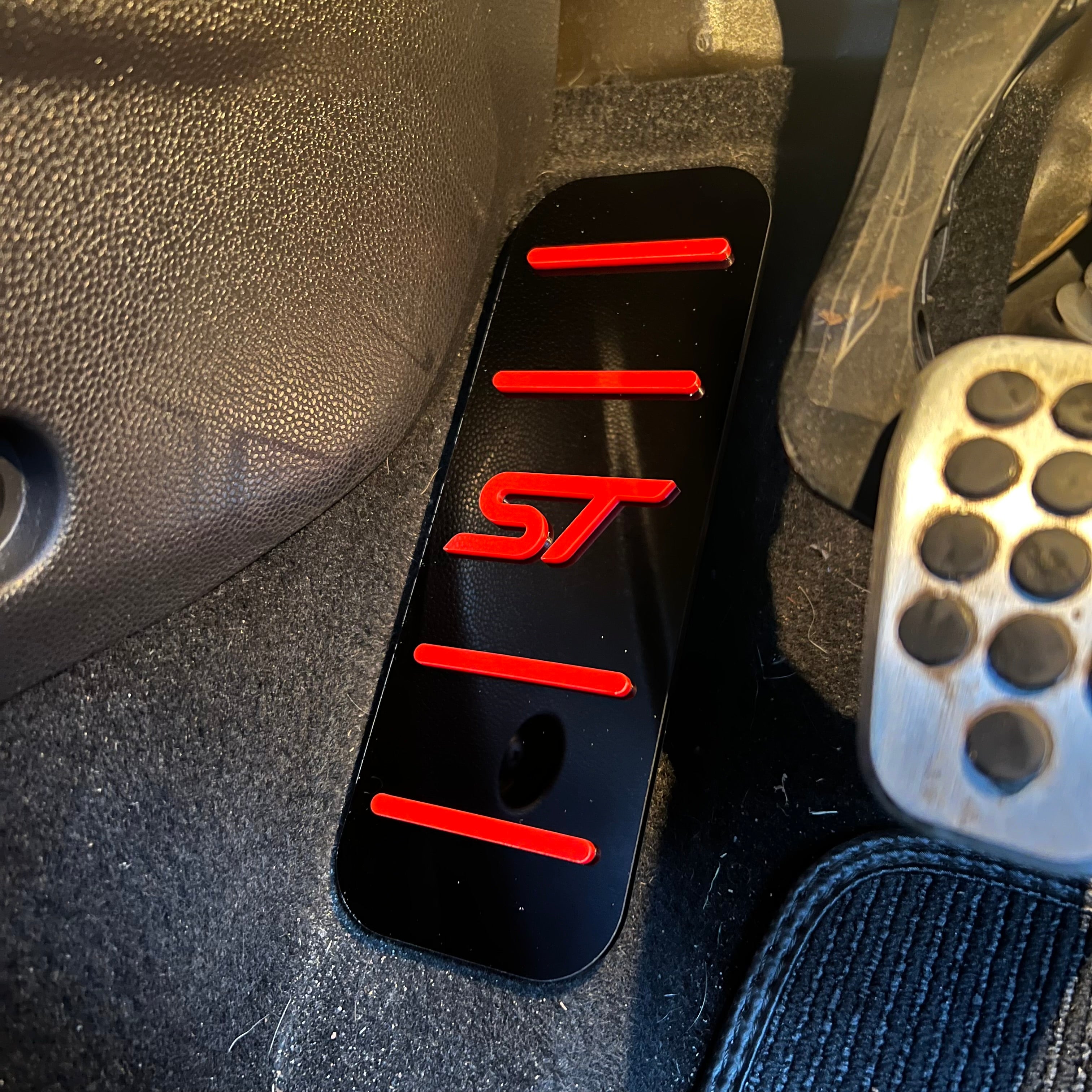 Mk7.5/Mk8/8.5 Fiesta & Mk2/2.5 Focus Dead Pedal / Foot Rest Plate (4D Acrylic)