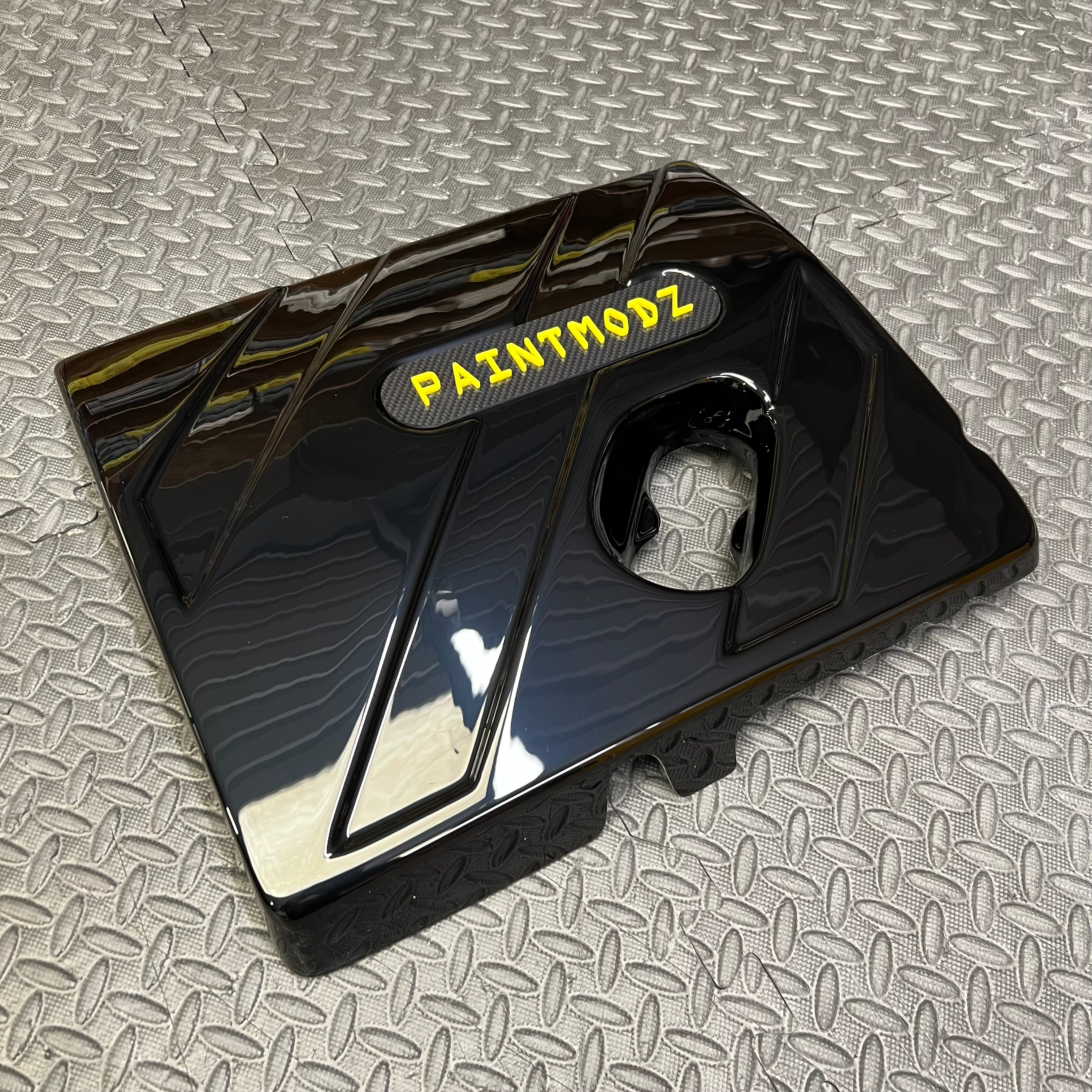 Proform Engine Cover - MK8/8.5 Fiesta ST & Mk2 Puma ST - Gloss Black Plastic With Yellow/Deluxe Carbon Fibre Effect Badge Plate