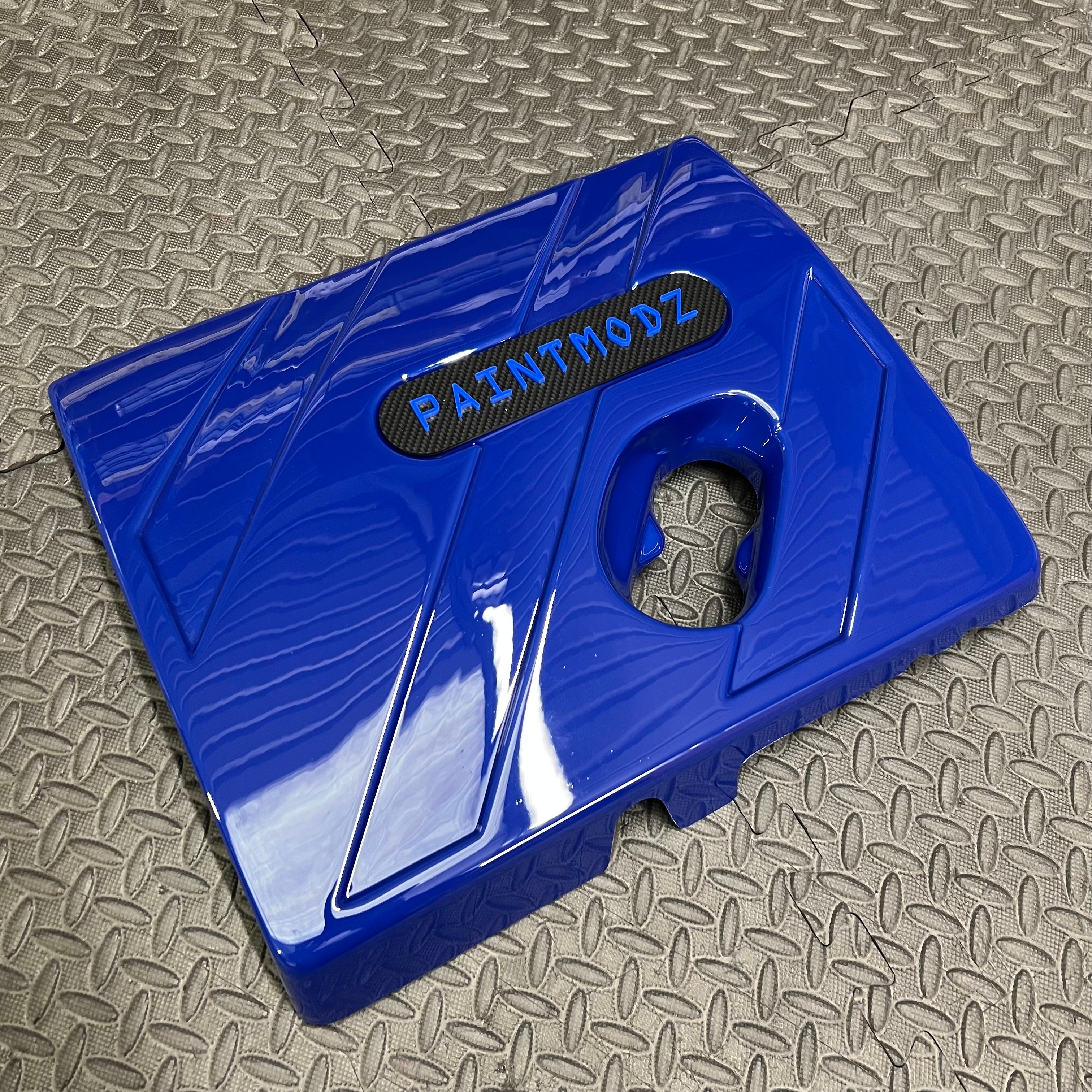 Proform Engine Cover - MK8/8.5 Fiesta ST & Mk2 Puma ST - Gloss Blue Plastic With Medium Blue/Deluxe Carbon Fibre Effect Badge Plate