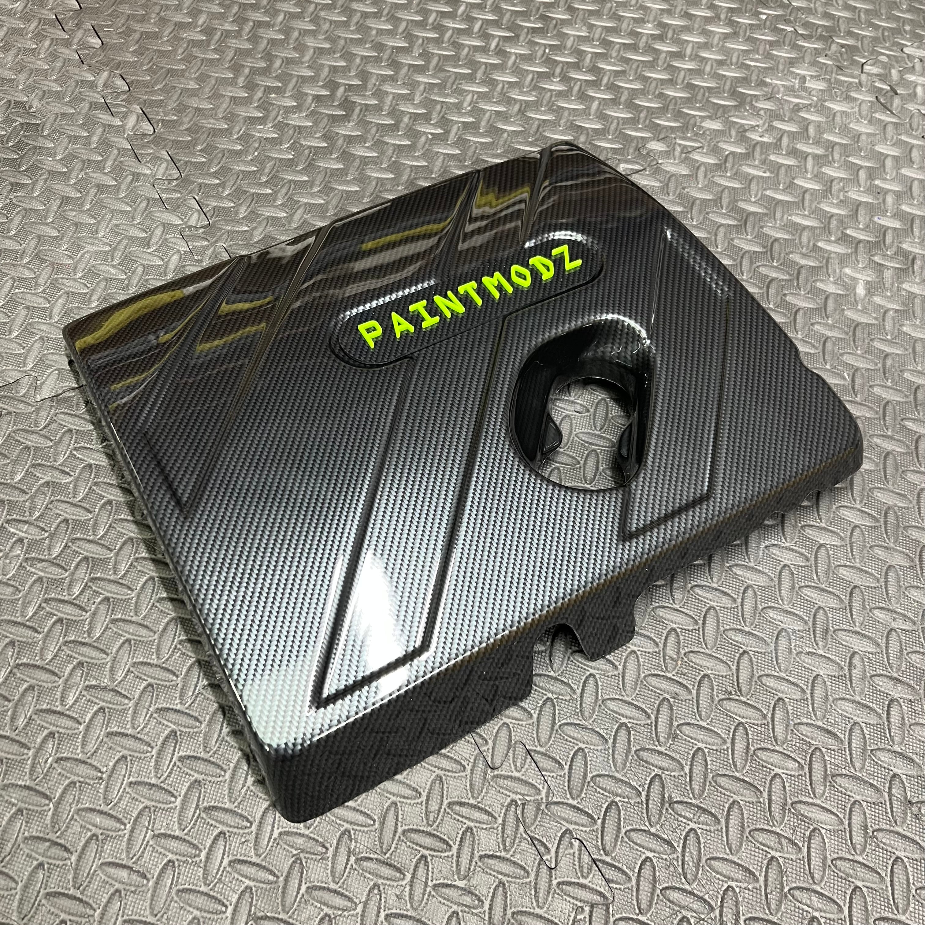 Proform Engine Cover - MK8/8.5 Fiesta ST & Mk2 Puma ST - Deluxe Carbon Fibre Effect Plastic With Green/Deluxe Carbon Fibre Effect Badge Plate