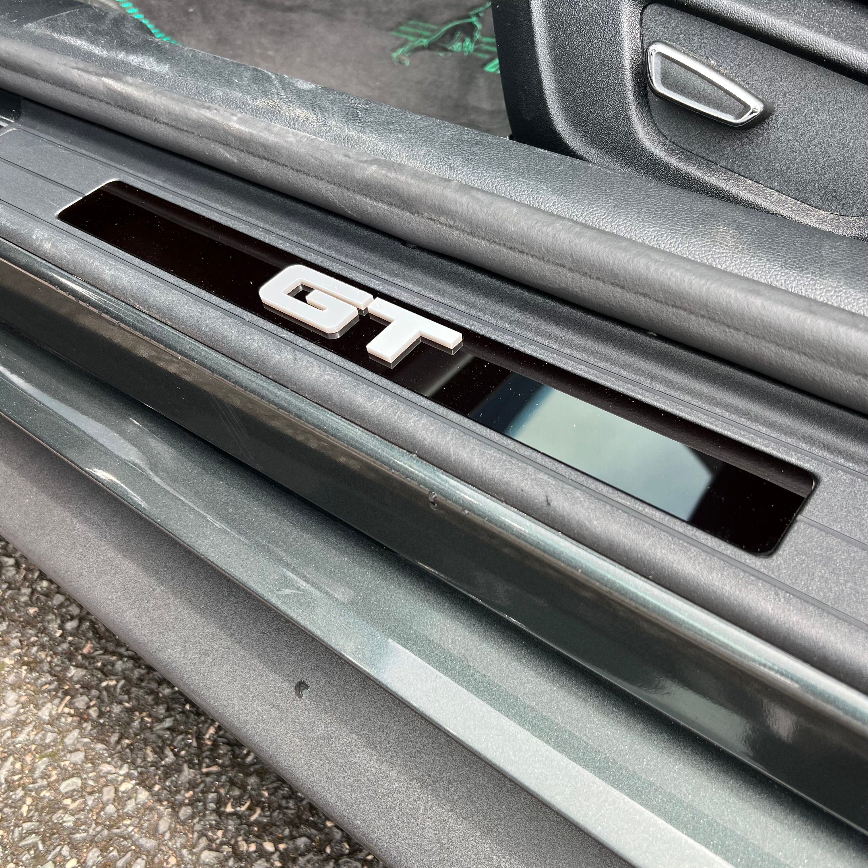 Mustang (6th Generation) Sill Plates (Pair)