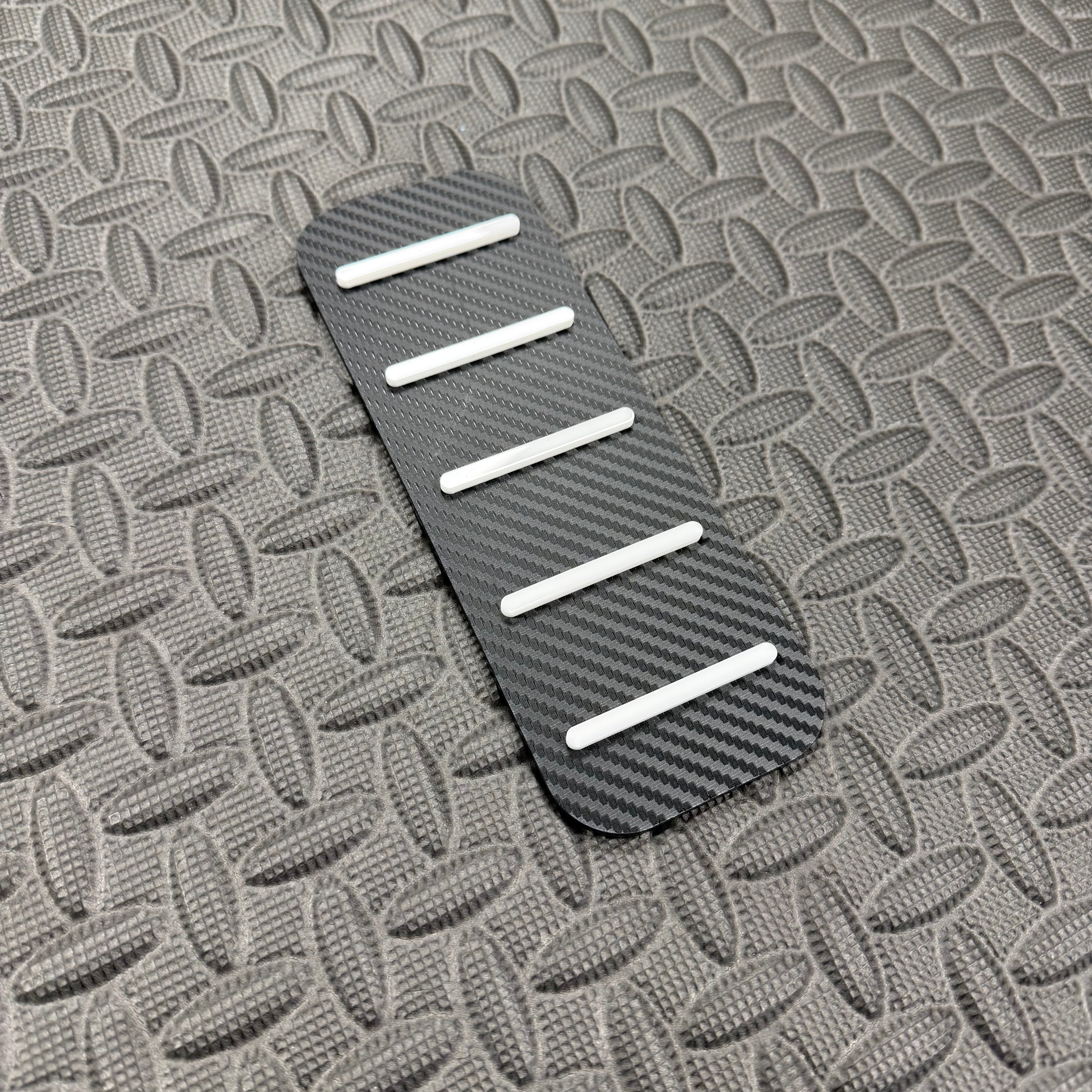 Mk7.5/Mk8/8.5 Fiesta & Mk2/2.5 Focus Dead Pedal / Foot Rest Plate - White Detail, Carbon Fibre Effect Back Plate