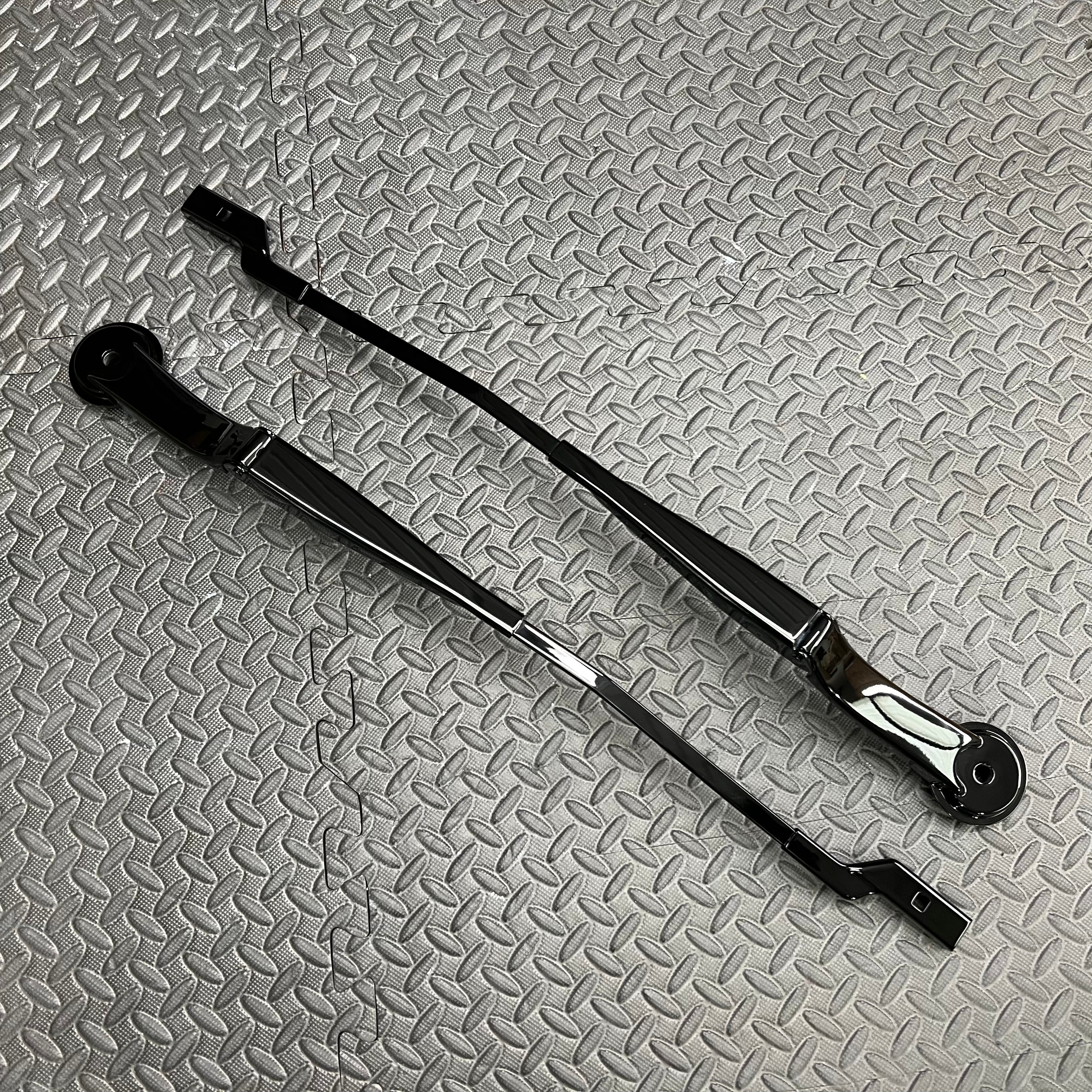 Bras d'essuie-glace avant d'origine Ford (conduite à droite) - Focus Mk2/2.5/3/3.5/4/4.5 (finitions peintes/hydrodipées)