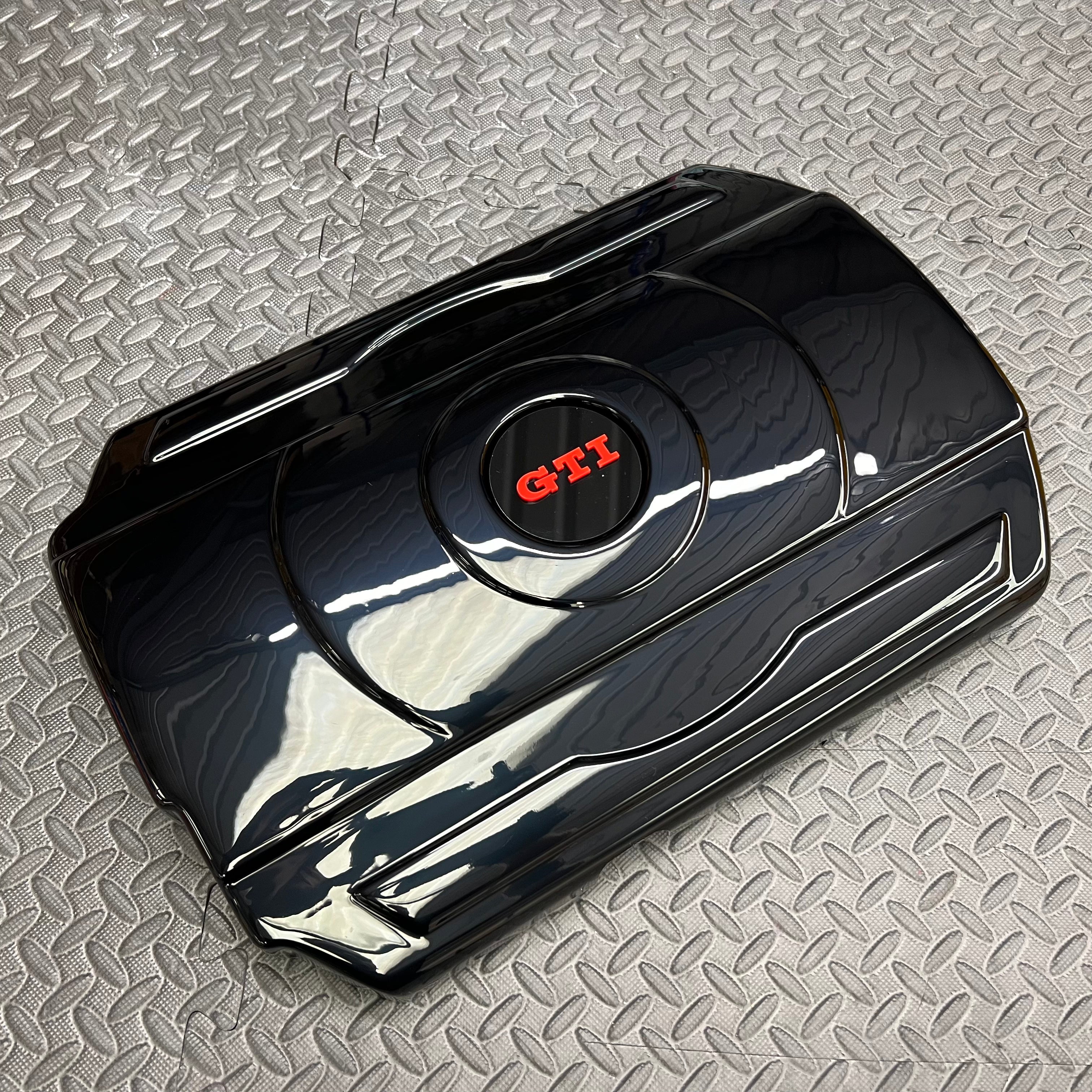 Proform-Motorabdeckung – Mk7/7.5 Volkswagen Golf GTI / R (Kunststoffoberflächen)