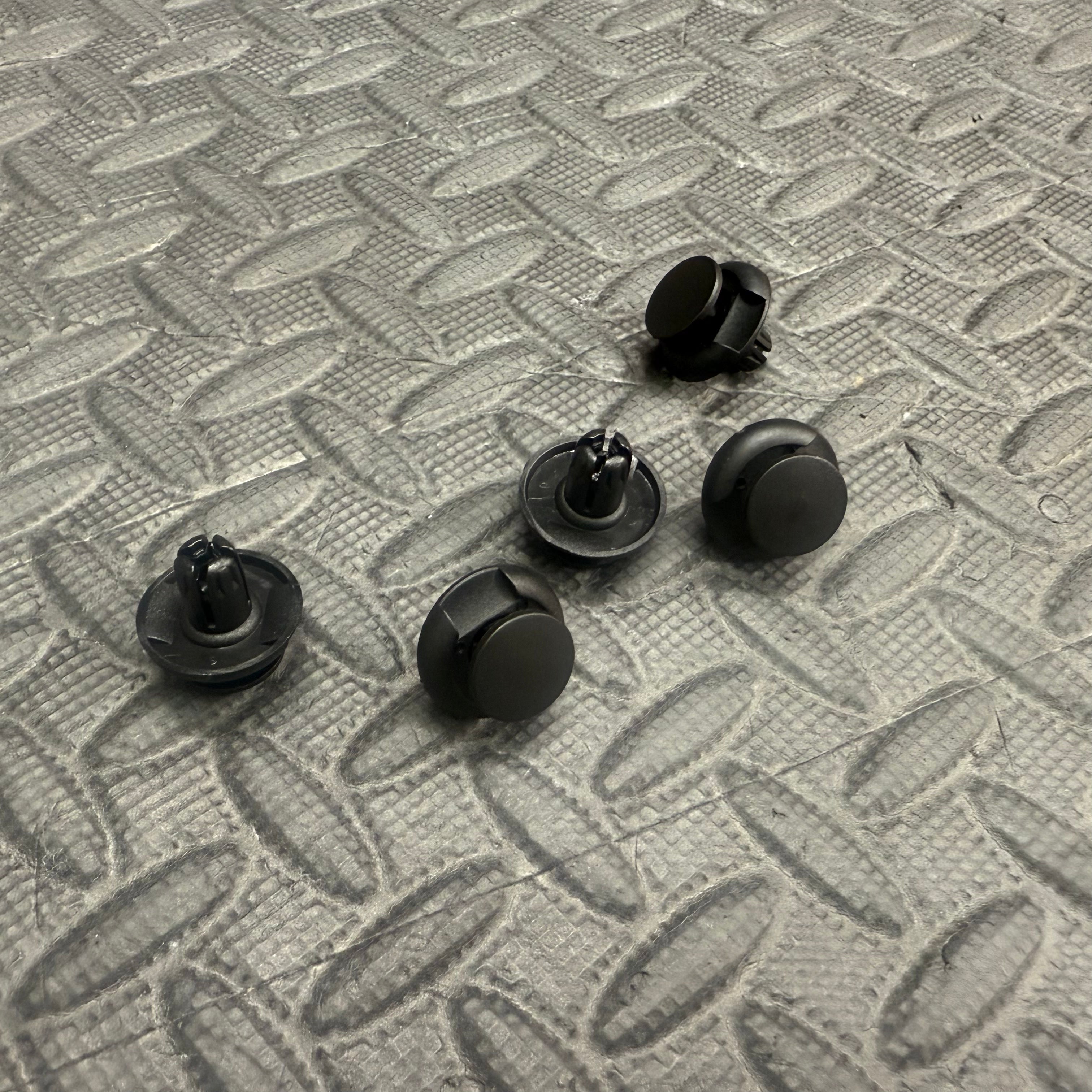 Ford Focus Plastic Push Clips For Mk3/3.5 Scuttle Panel