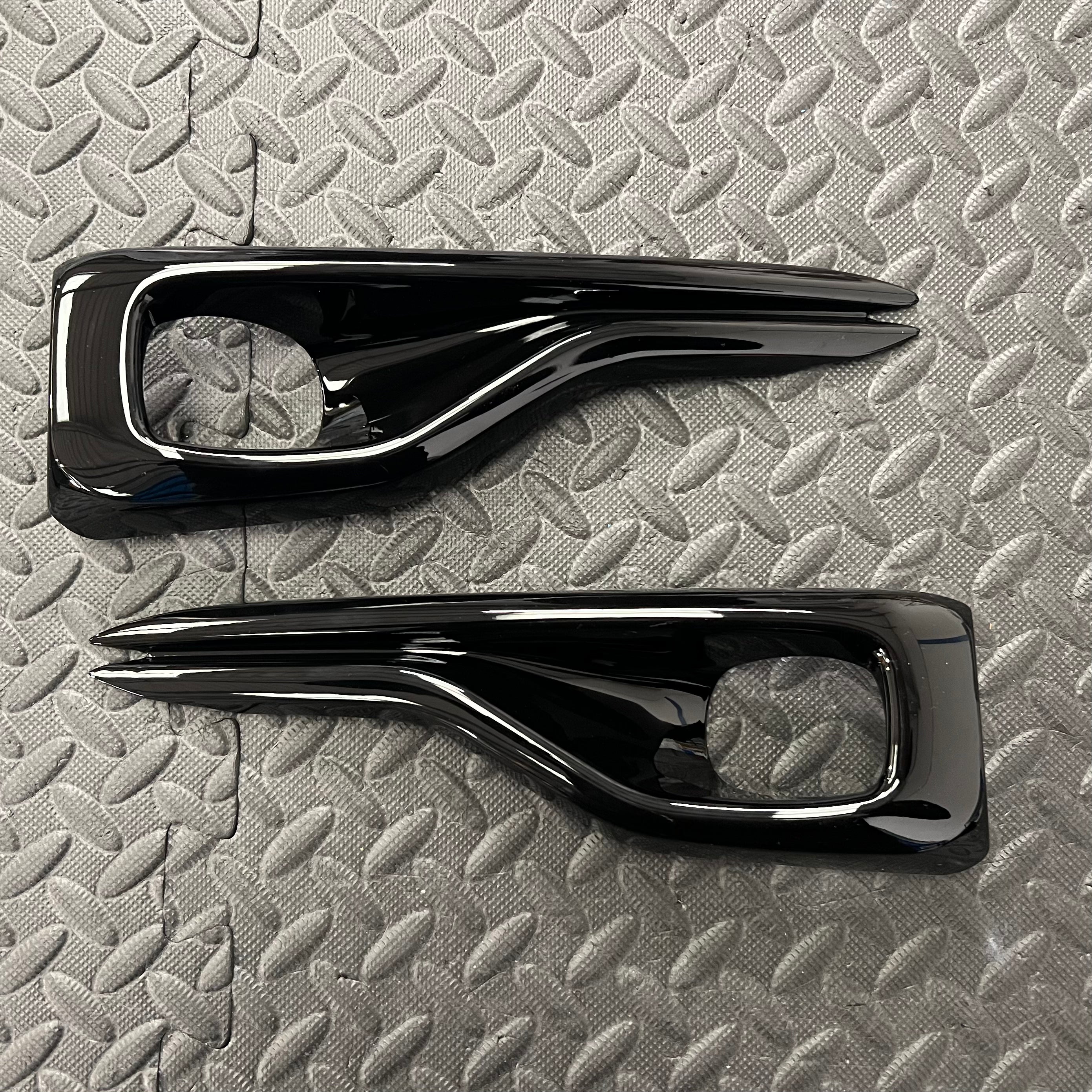 Fog Light Trims - Ford Focus MK4 ST/ ST-Line (Painted Finishes)