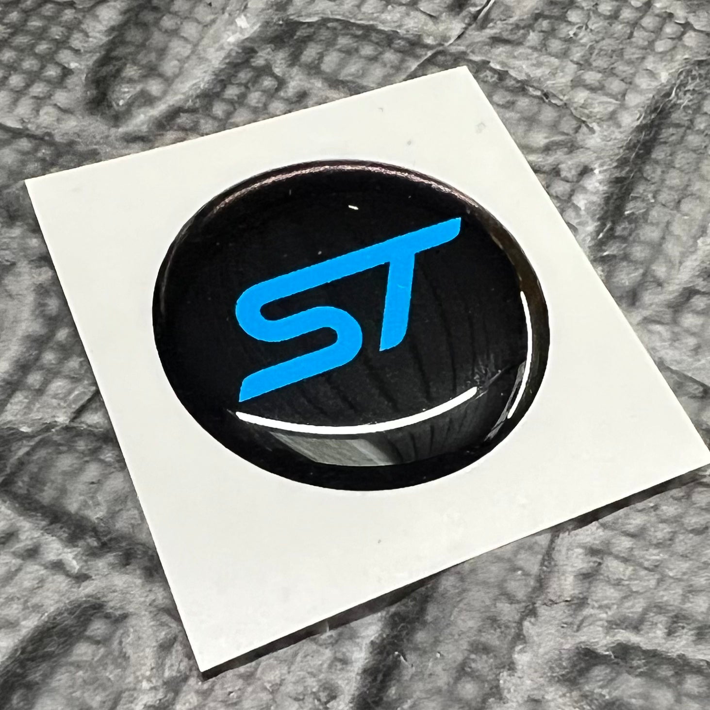 Startknopf-Overlay-Emblem – Fiesta Mk8 / Puma Mk2 ST / Focus Mk4/4.5 ST