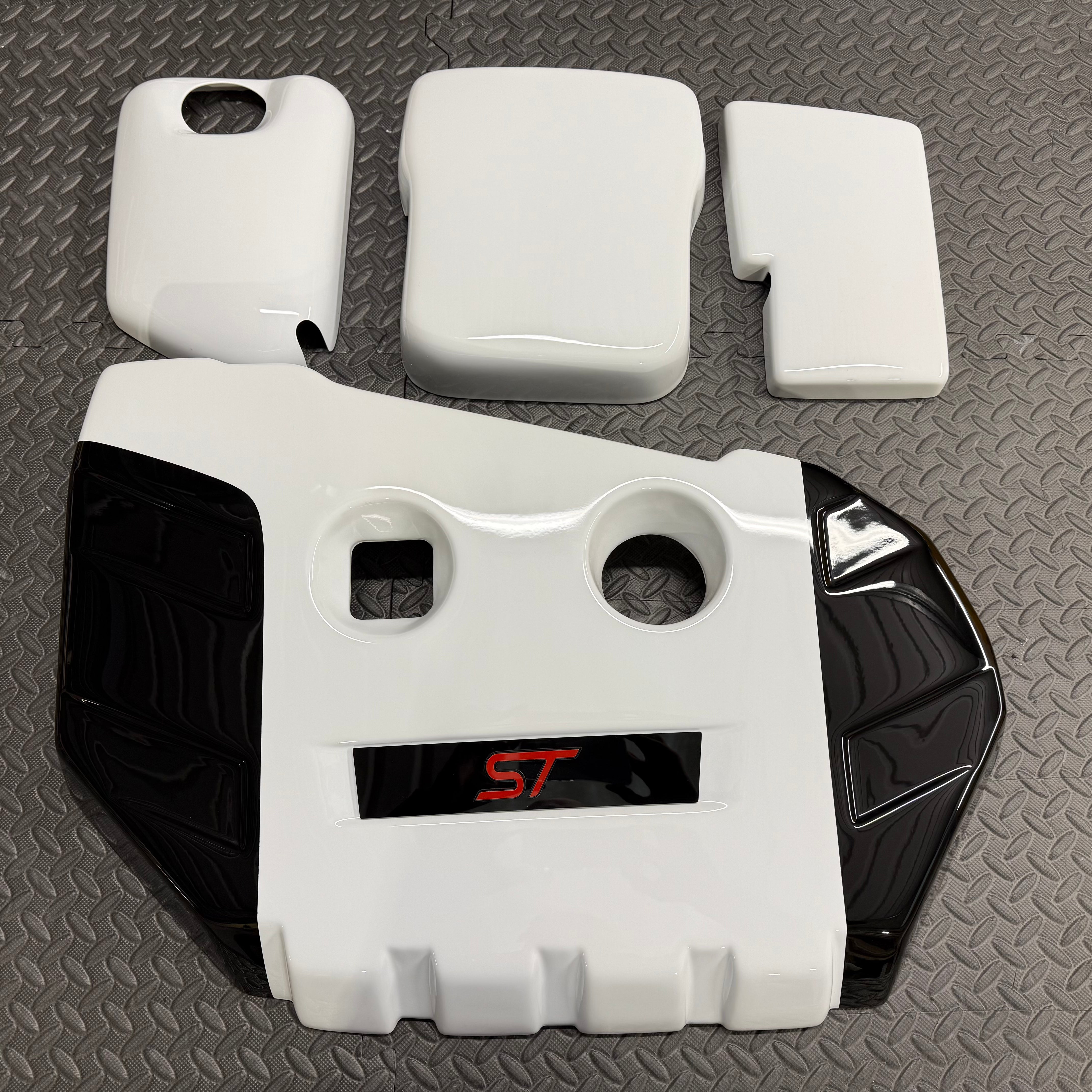 Proform Small Engine Bay Dress Up Bundle – Mk3/3.5 Focus ST Benzin (Lackierte Ausführungen)