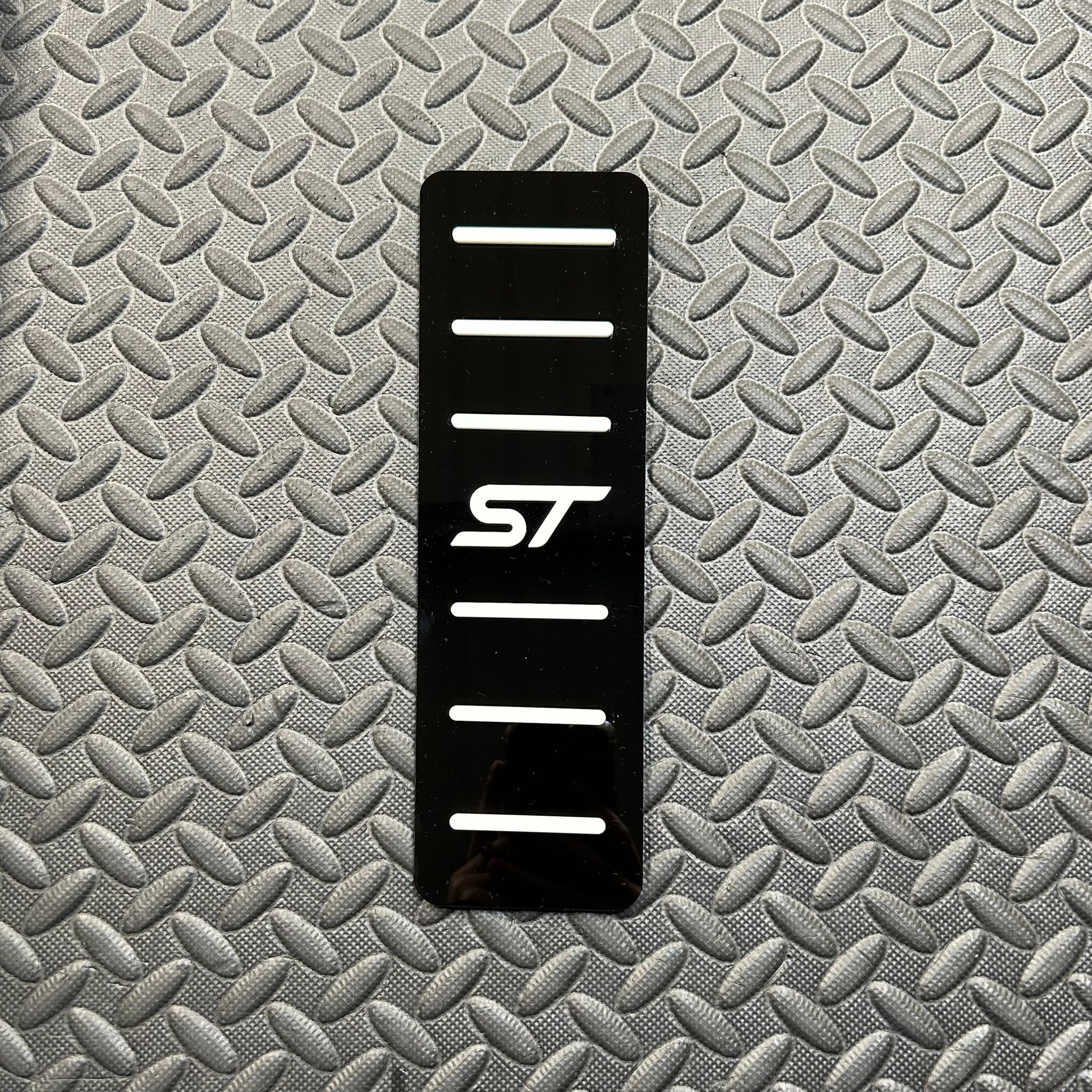 car foot rest plates black and white