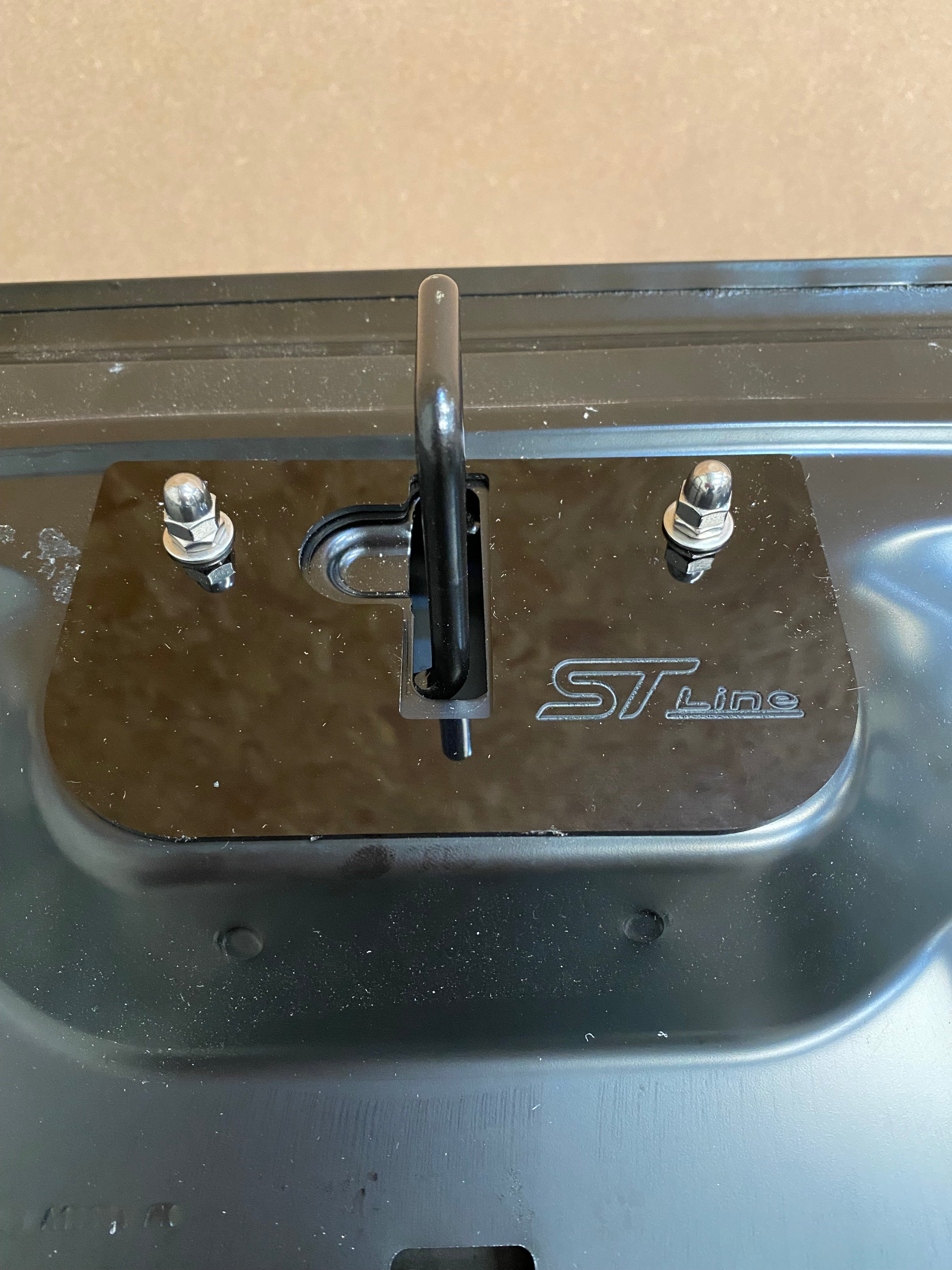 Ausverkauf - Proform gravierte obere Motorhaubenverriegelungsplatte - Mk8 Fiesta