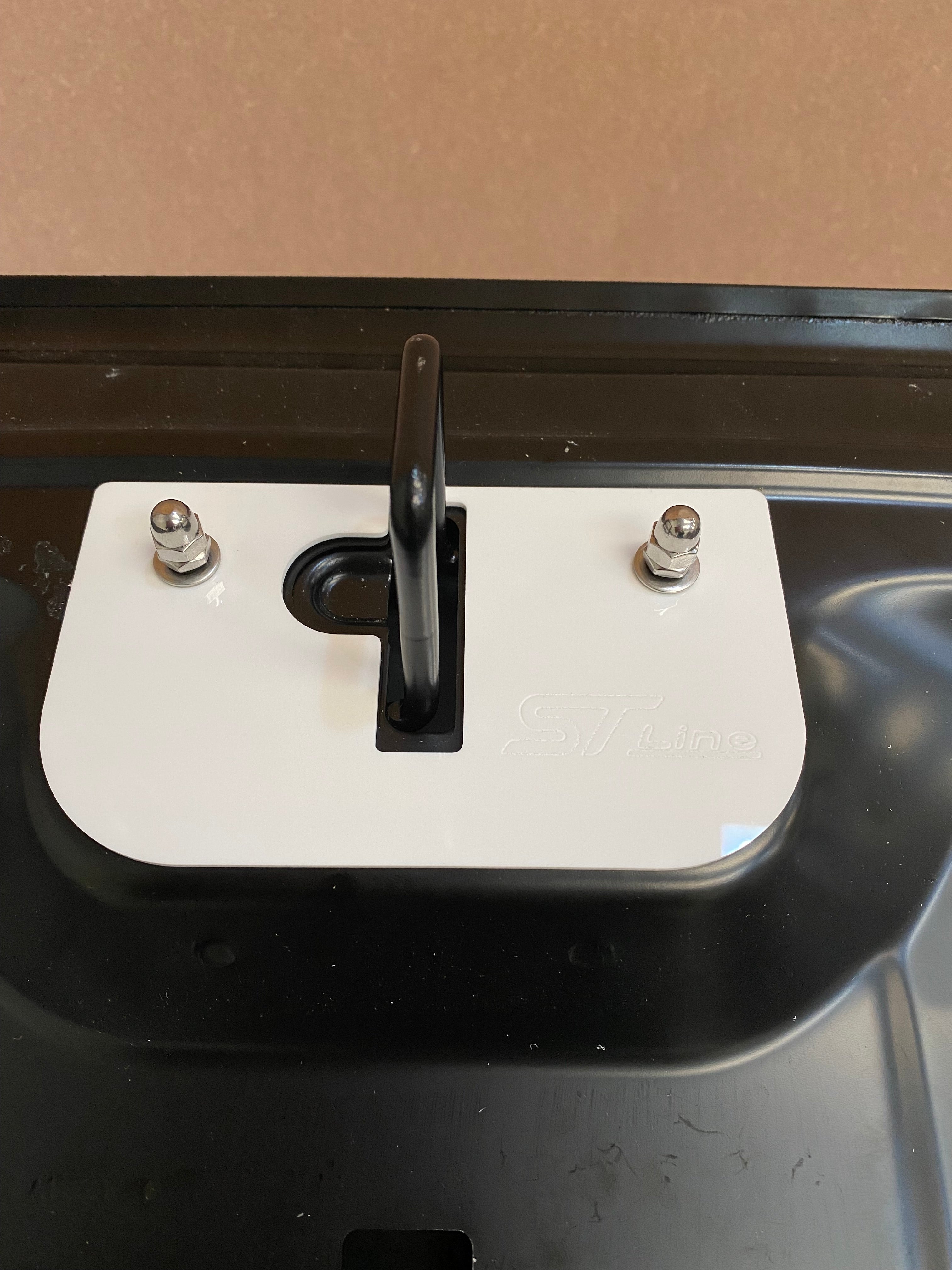 Ausverkauf - Proform gravierte obere Motorhaubenverriegelungsplatte - Mk8 Fiesta