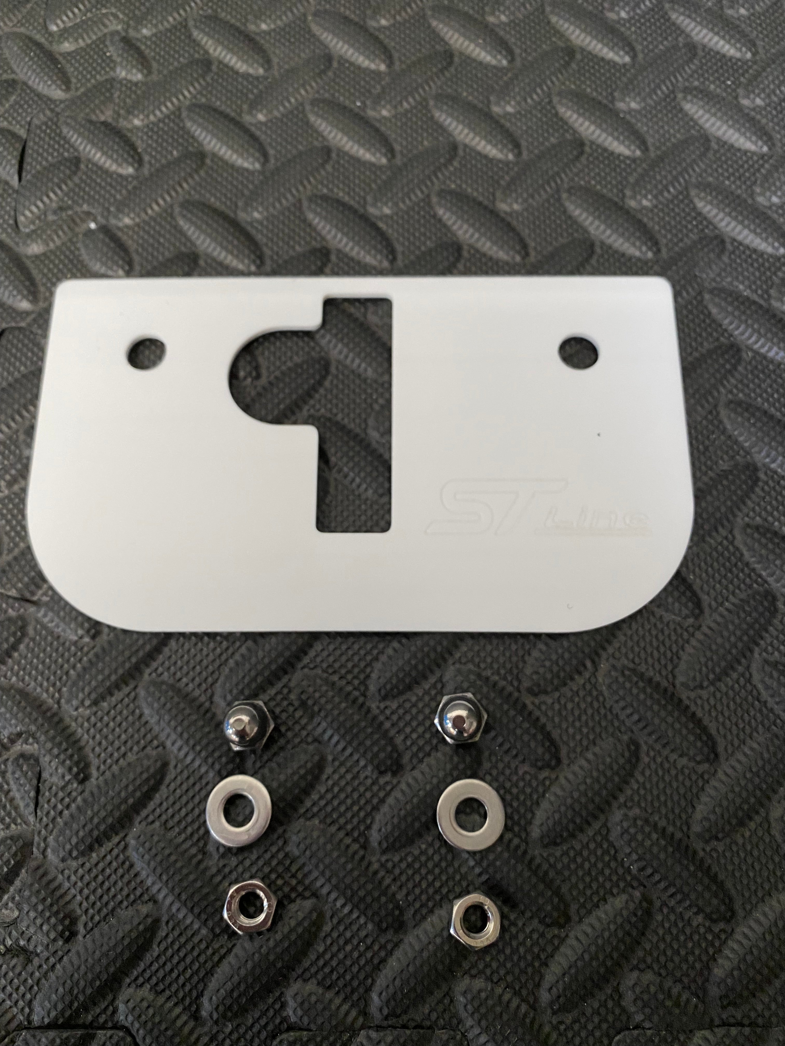 Ausverkauf - Proform gravierte obere Motorhaubenverriegelungsplatte - Mk8 Fiesta