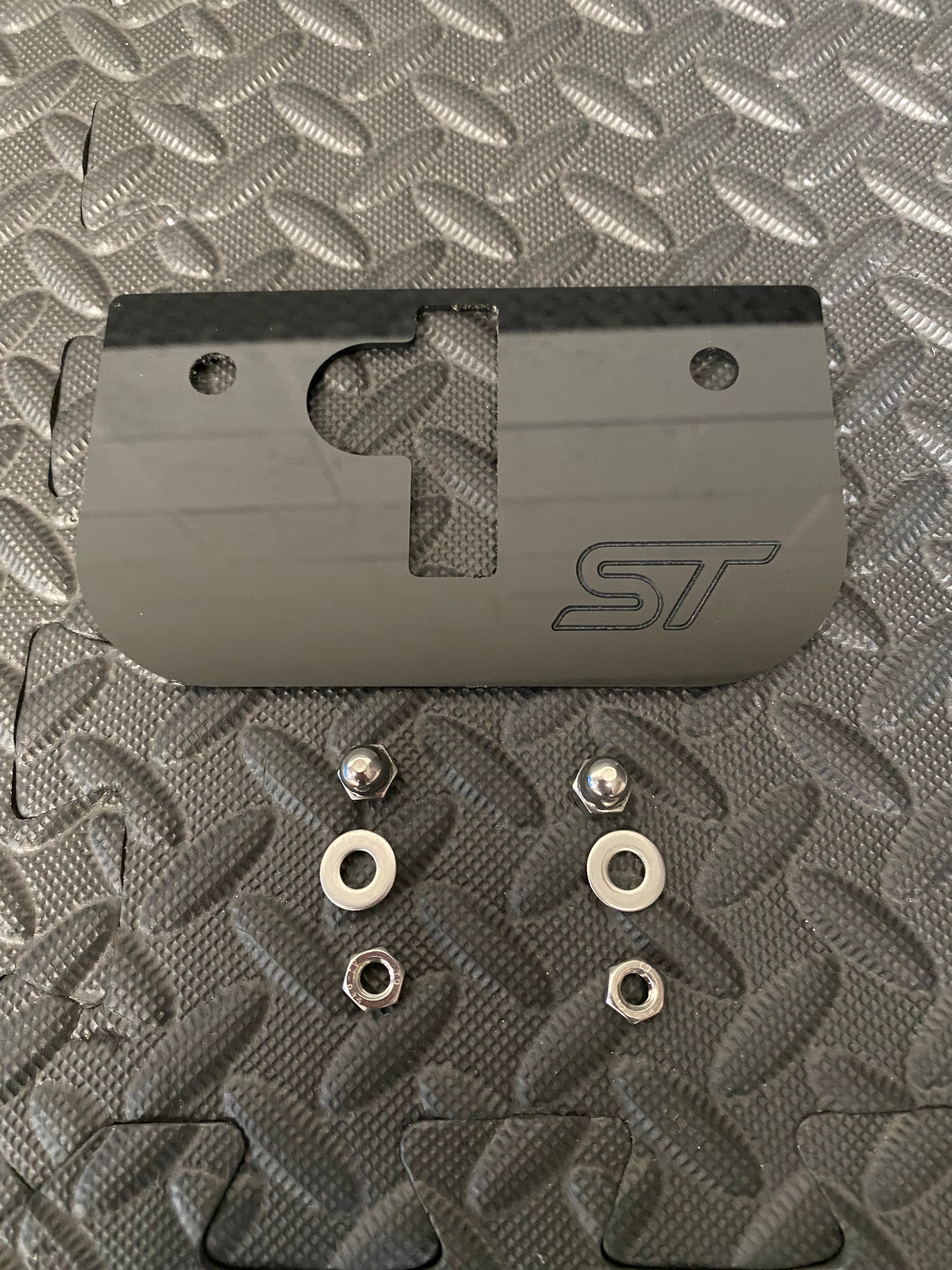 Ausverkauf - Proform gravierte obere Motorhaubenverriegelungsplatte - Mk8 Fiesta