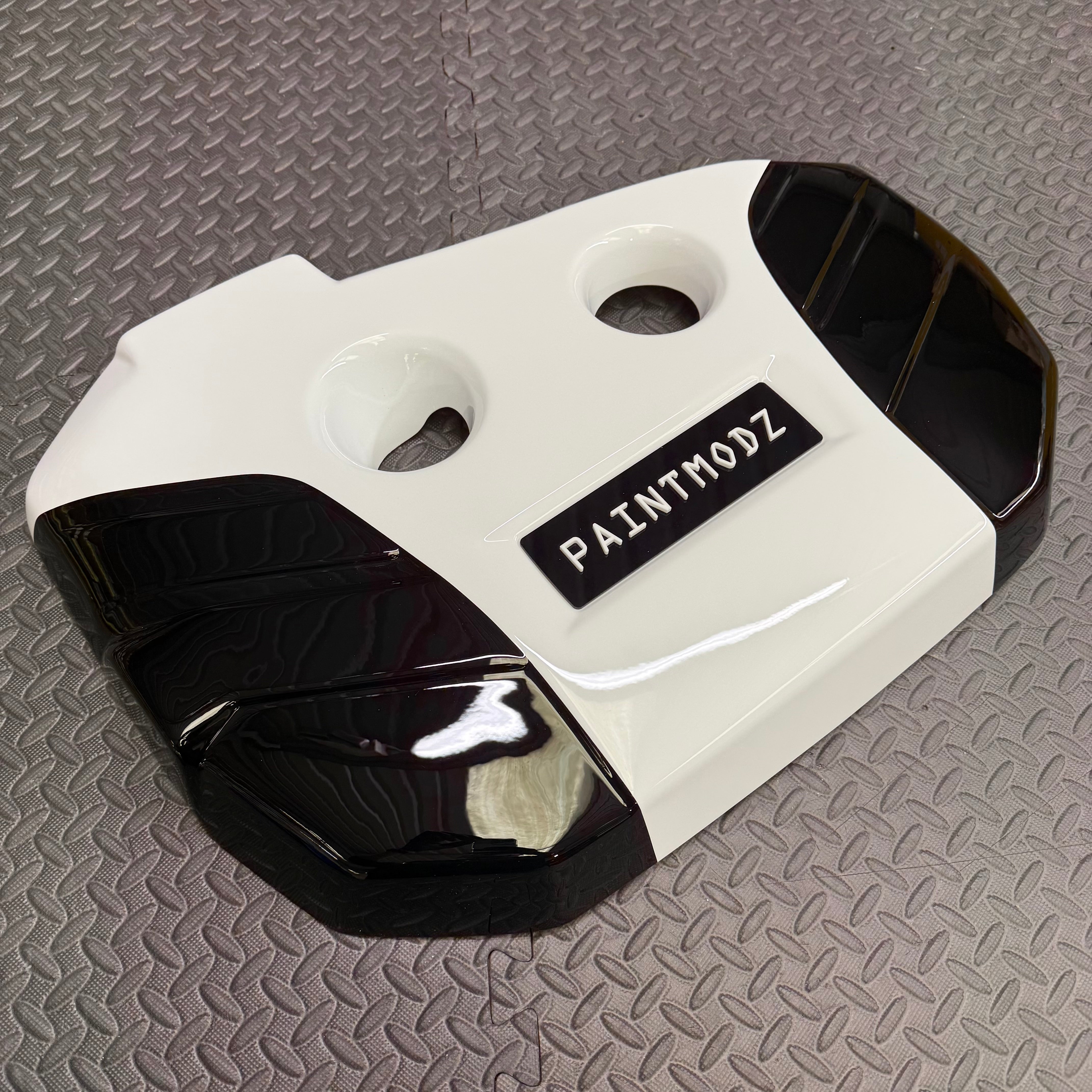 Proform Engine Cover - Mk3.5 Focus RS - Painted Frozen White With Gloss Black Detailing and White/Gloss Black Badge Plate