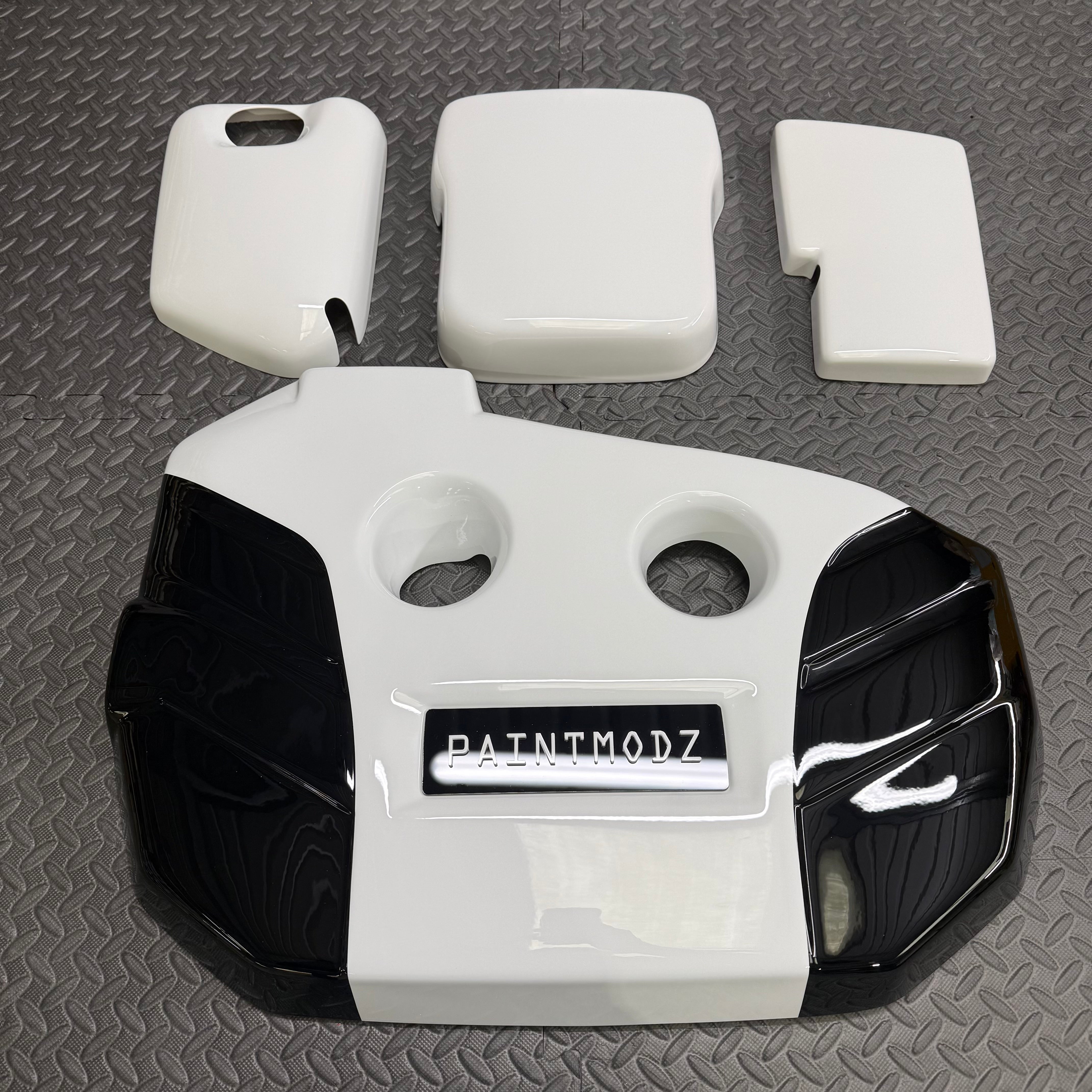 Proform Small Engine Bay Dress Up Bundle - Mk3.5 Focus RS - Painted Frozen White And Gloss Black Detailing with White/Gloss Black Engine Cover Badge Plate