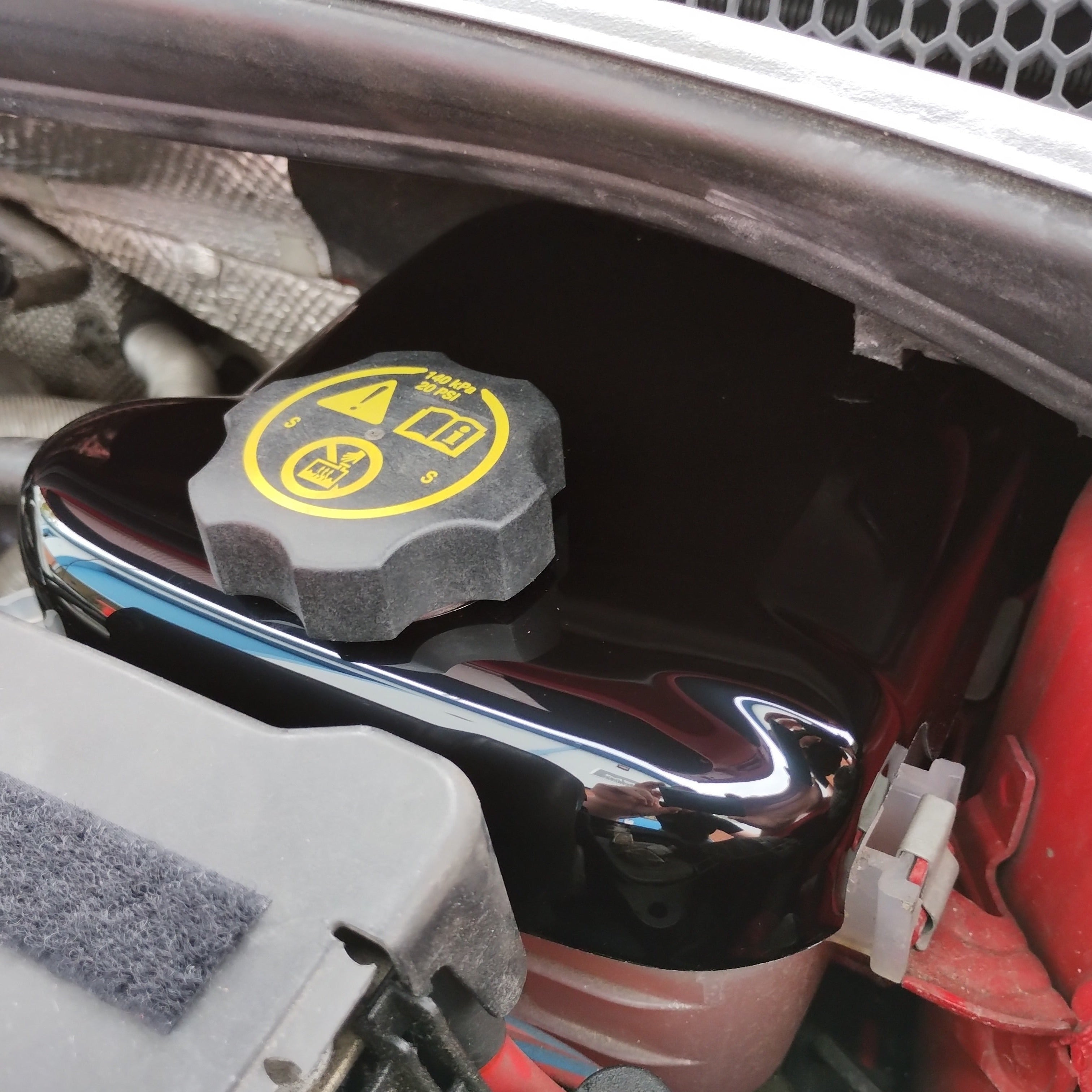 Proform Kühlmitteltankabdeckung – Vauxhall/Opel Astra J VXR (Kunststoffoberflächen)