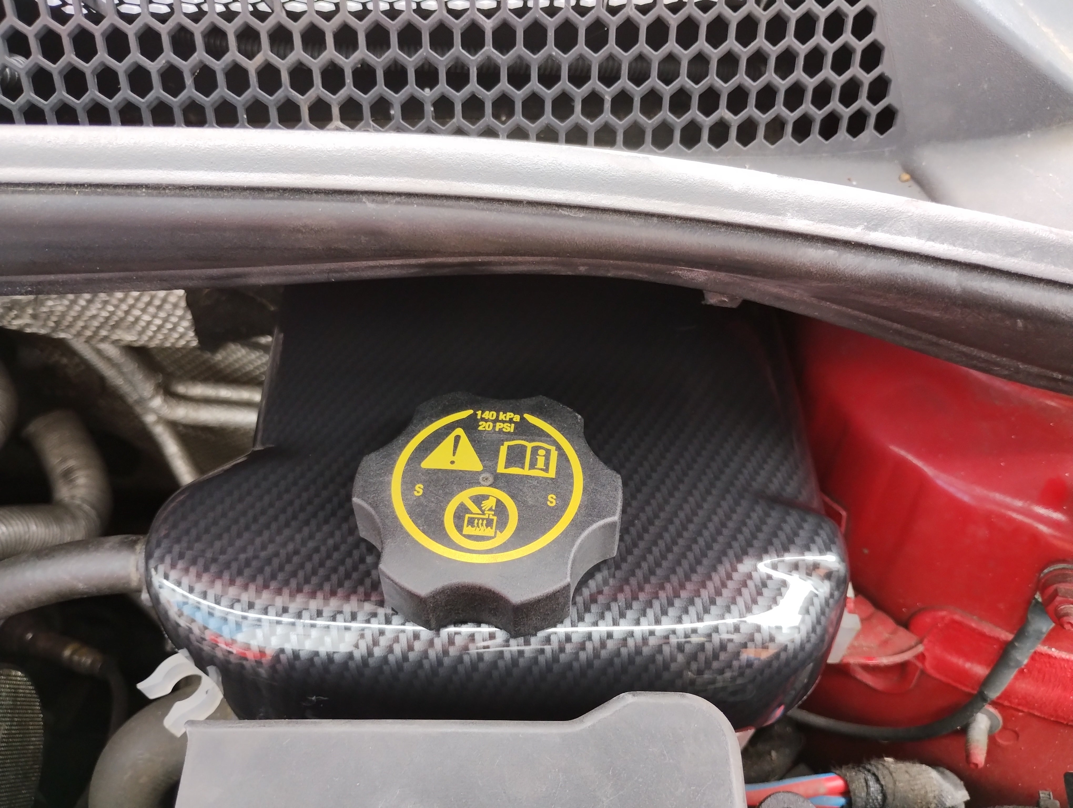 Proform Kühlmitteltankabdeckung – Vauxhall/Opel Astra J VXR (Kunststoffoberflächen)