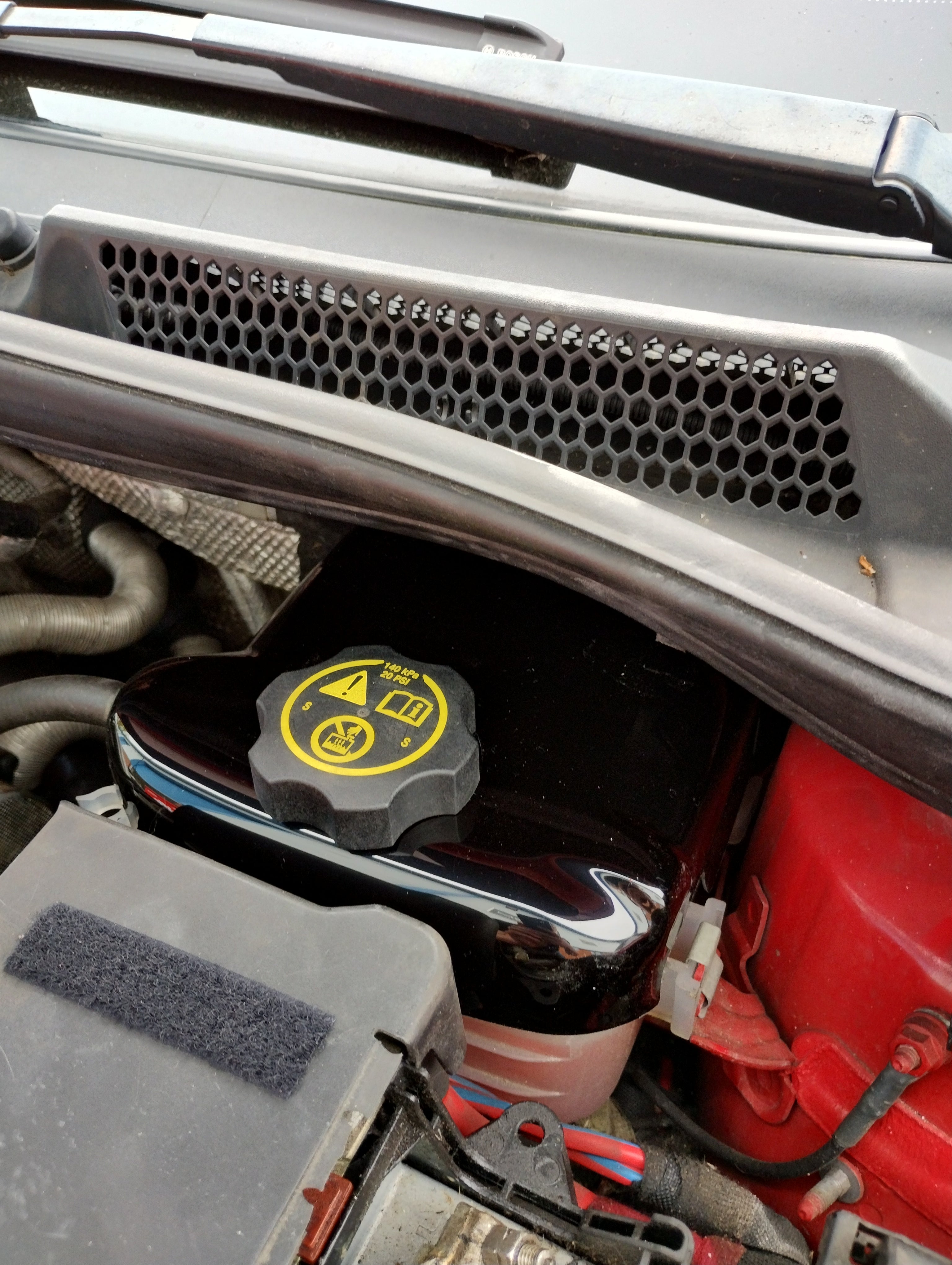 Proform Kühlmitteltankabdeckung – Vauxhall/Opel Astra J VXR (Kunststoffoberflächen)