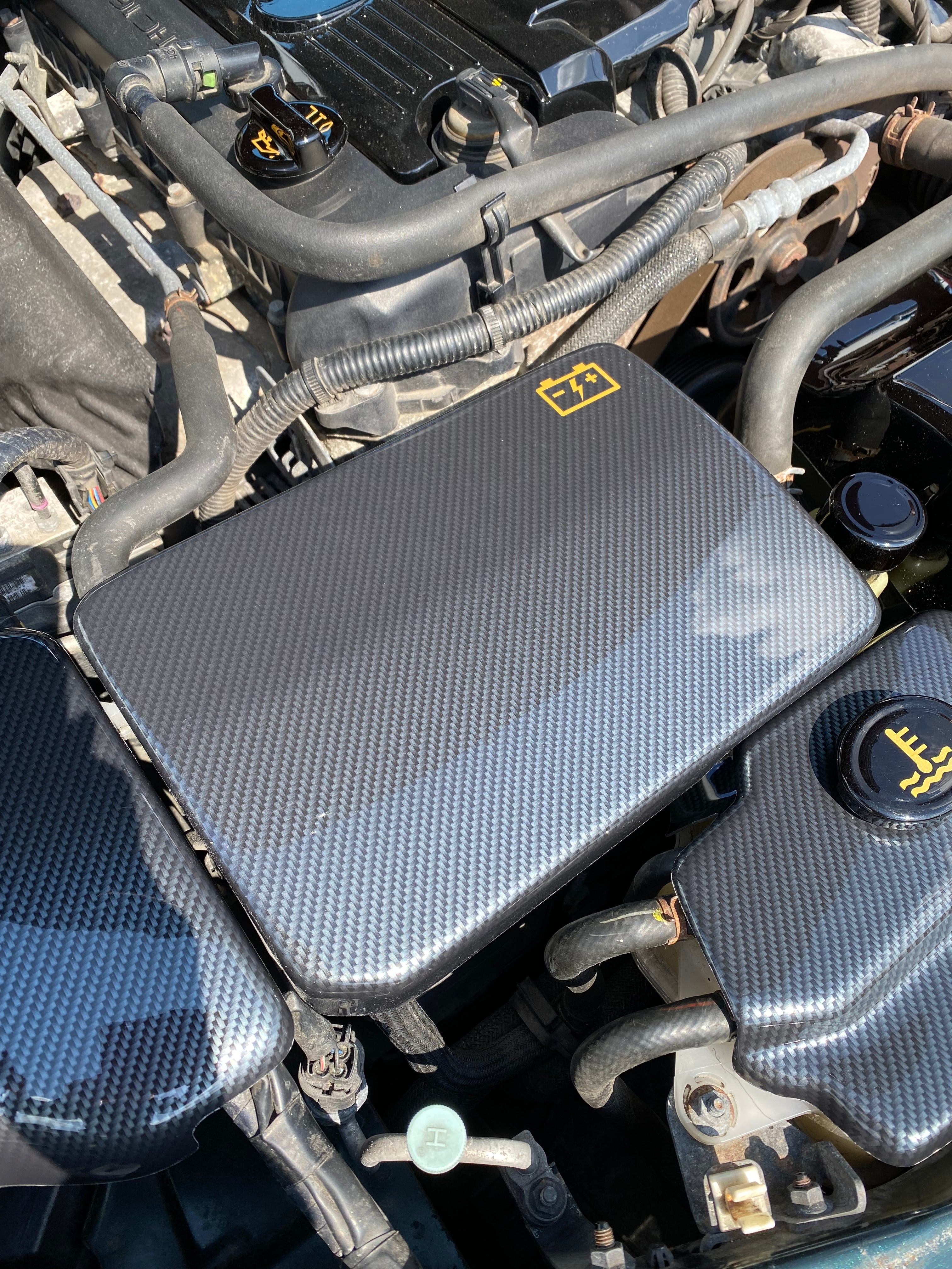 Proform-Batterieabdeckung – Mazda MX5/Miata Mk3/3.5/NC (Kunststoffoberflächen)