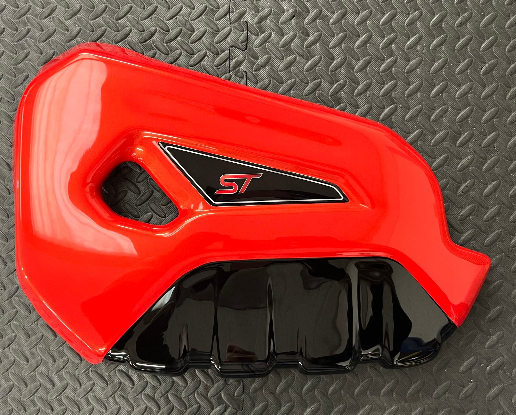 Proform-Motorabdeckung – Fiesta Mk7.5 ST180 / ST200 (Lackierte Ausführungen)