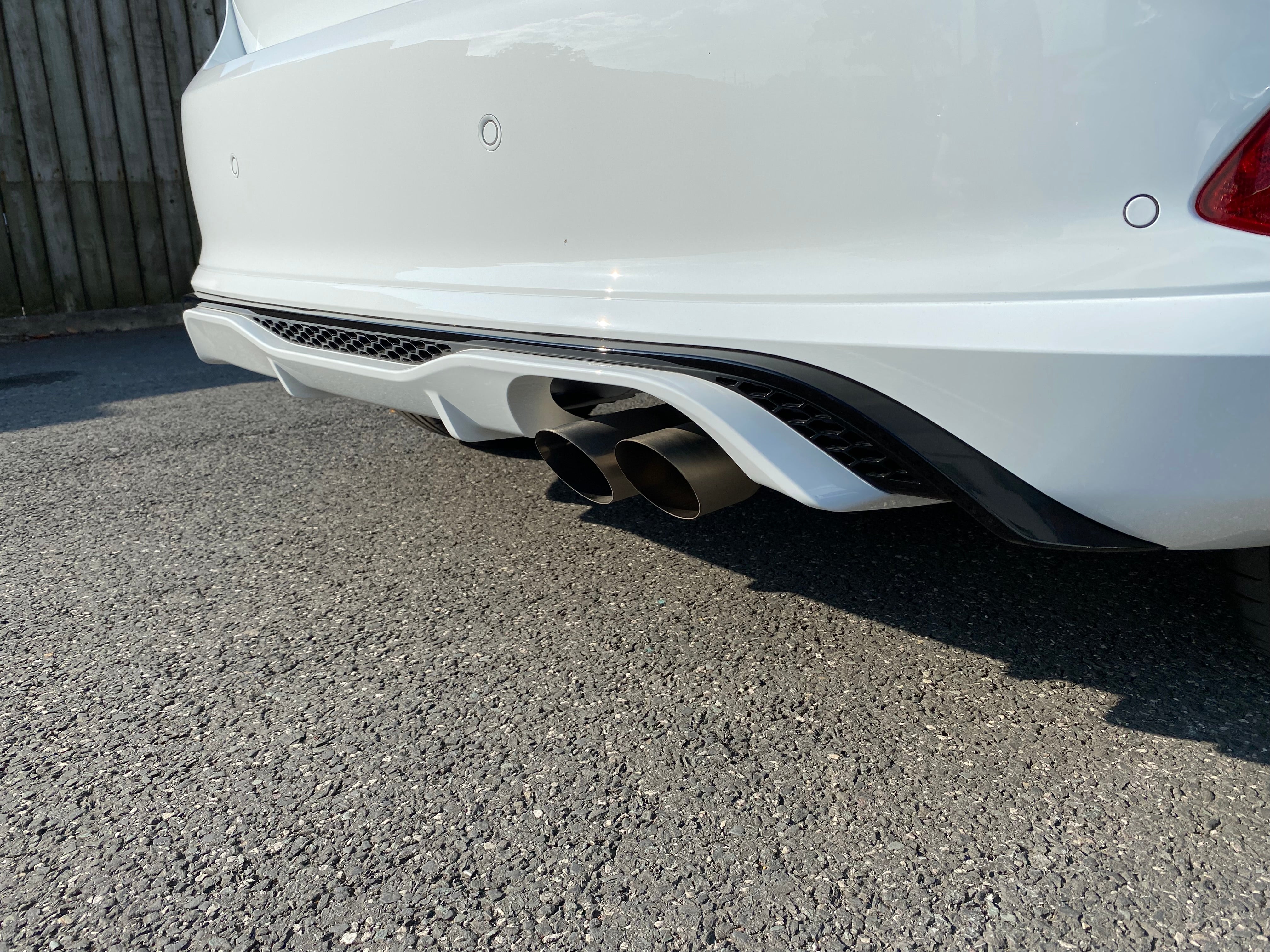 Genuine Ford Upper Mesh Rear Diffuser - Mk8/8.5 Fiesta ST (Gloss Black Painted)