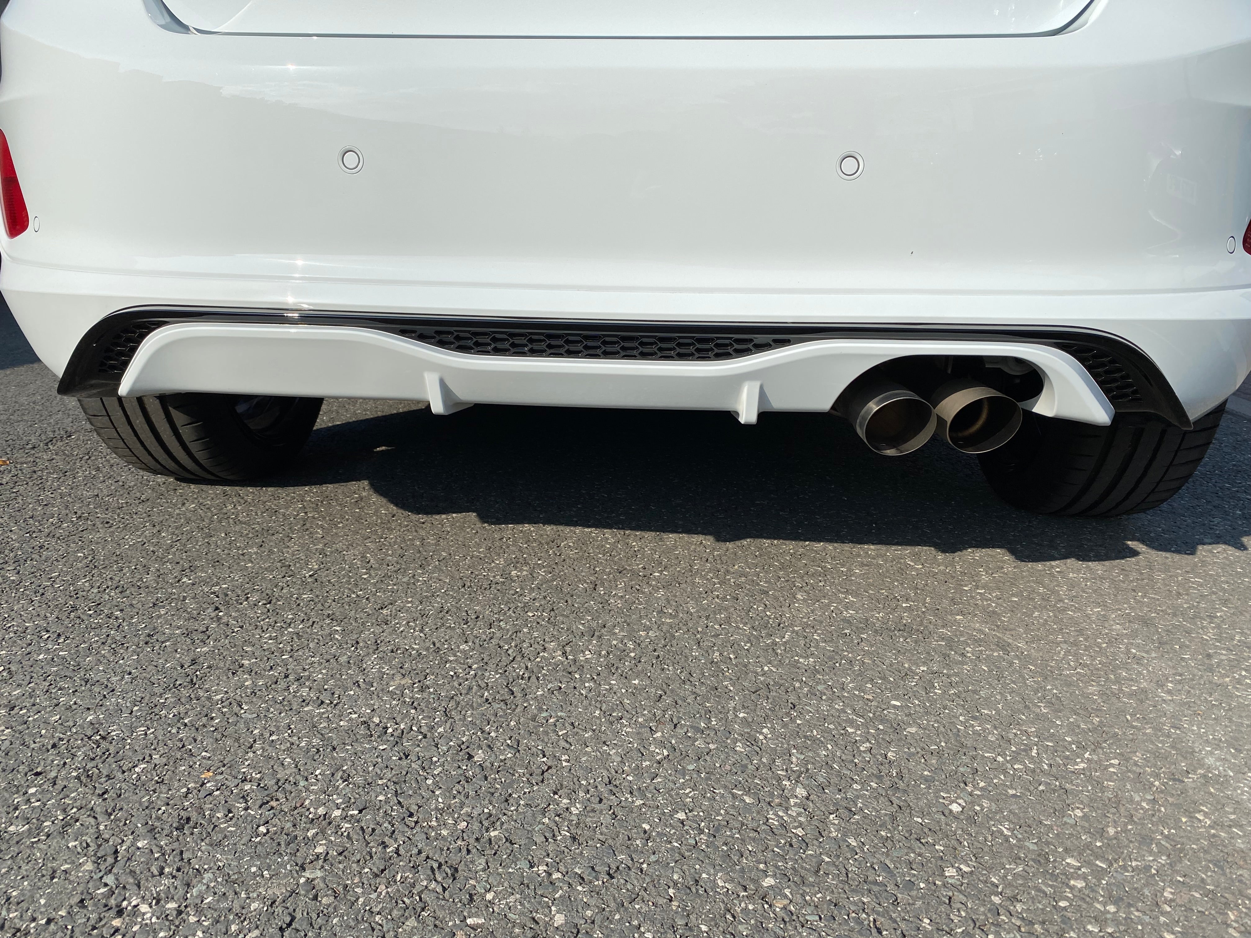 Genuine Ford Upper Mesh Rear Diffuser - Mk8/8.5 Fiesta ST (Gloss Black Painted)