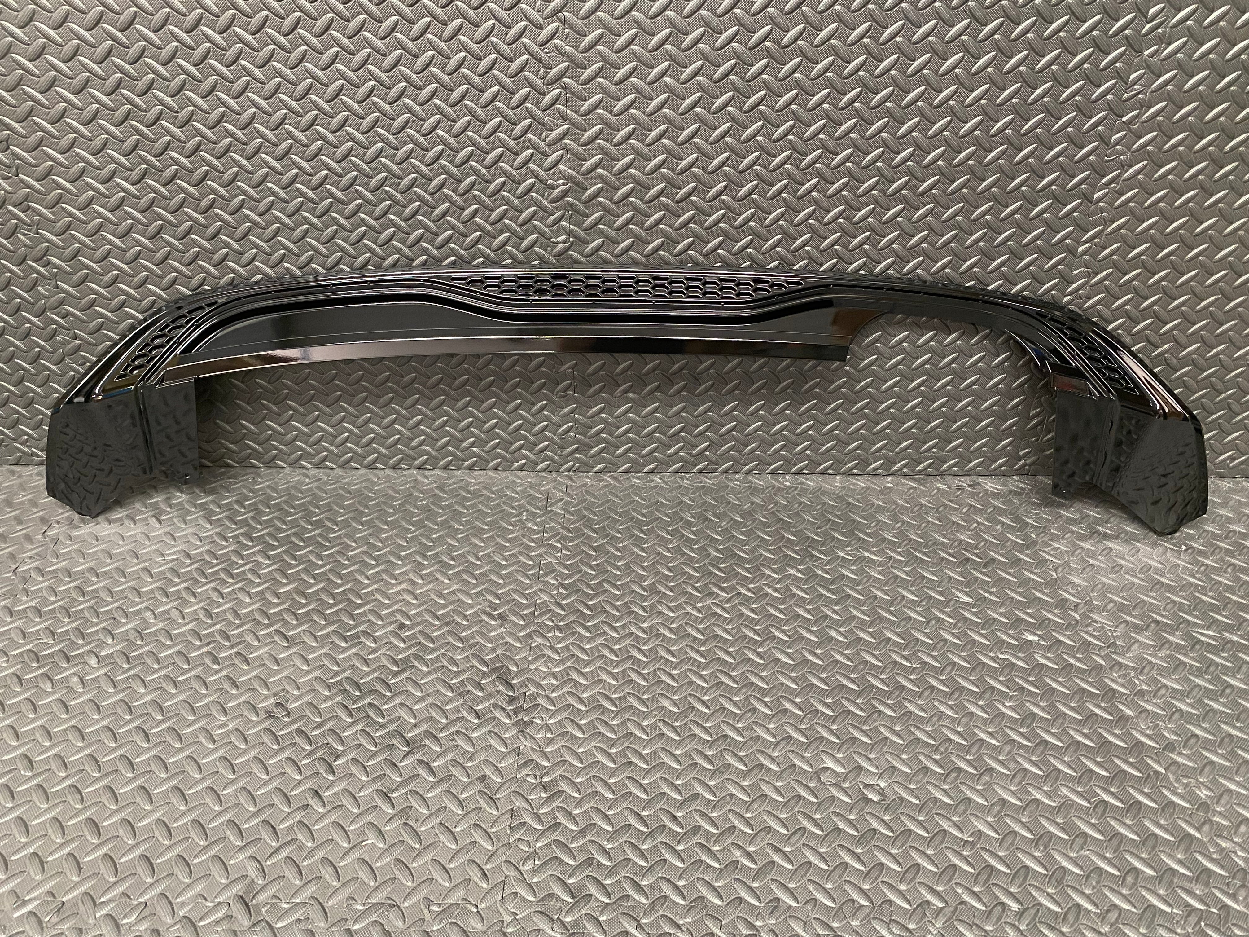 Genuine Ford Upper Mesh Rear Diffuser - Mk8/8.5 Fiesta ST (Gloss Black Painted)