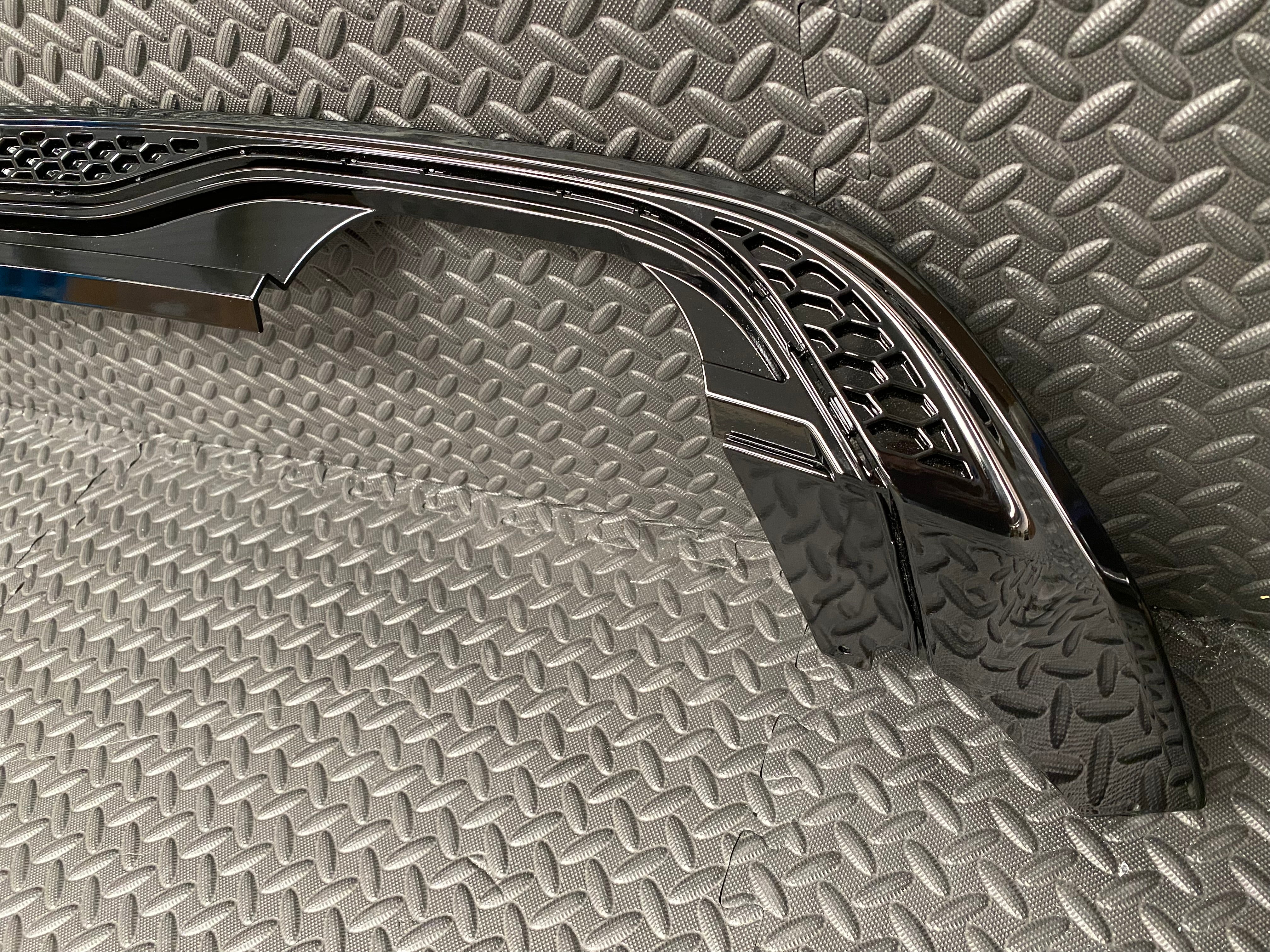 Genuine Ford Upper Mesh Rear Diffuser - Mk8/8.5 Fiesta ST (Gloss Black Painted)